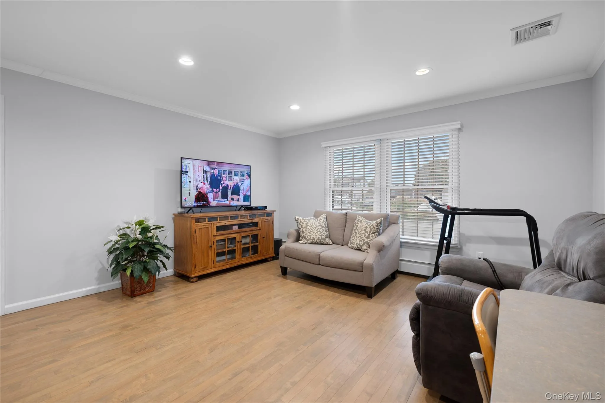24 South Plaza, Babylon, NY, 5 Bedrooms Bedrooms, 10 Rooms Rooms,4 BathroomsBathrooms,Residential,For Rent,South,0,1050616 24 South Plaza, Babylon, NY, 5 Bedrooms Bedrooms, 10 Rooms Rooms,4 BathroomsBathrooms,Residential,For Rent,South,0,1050616