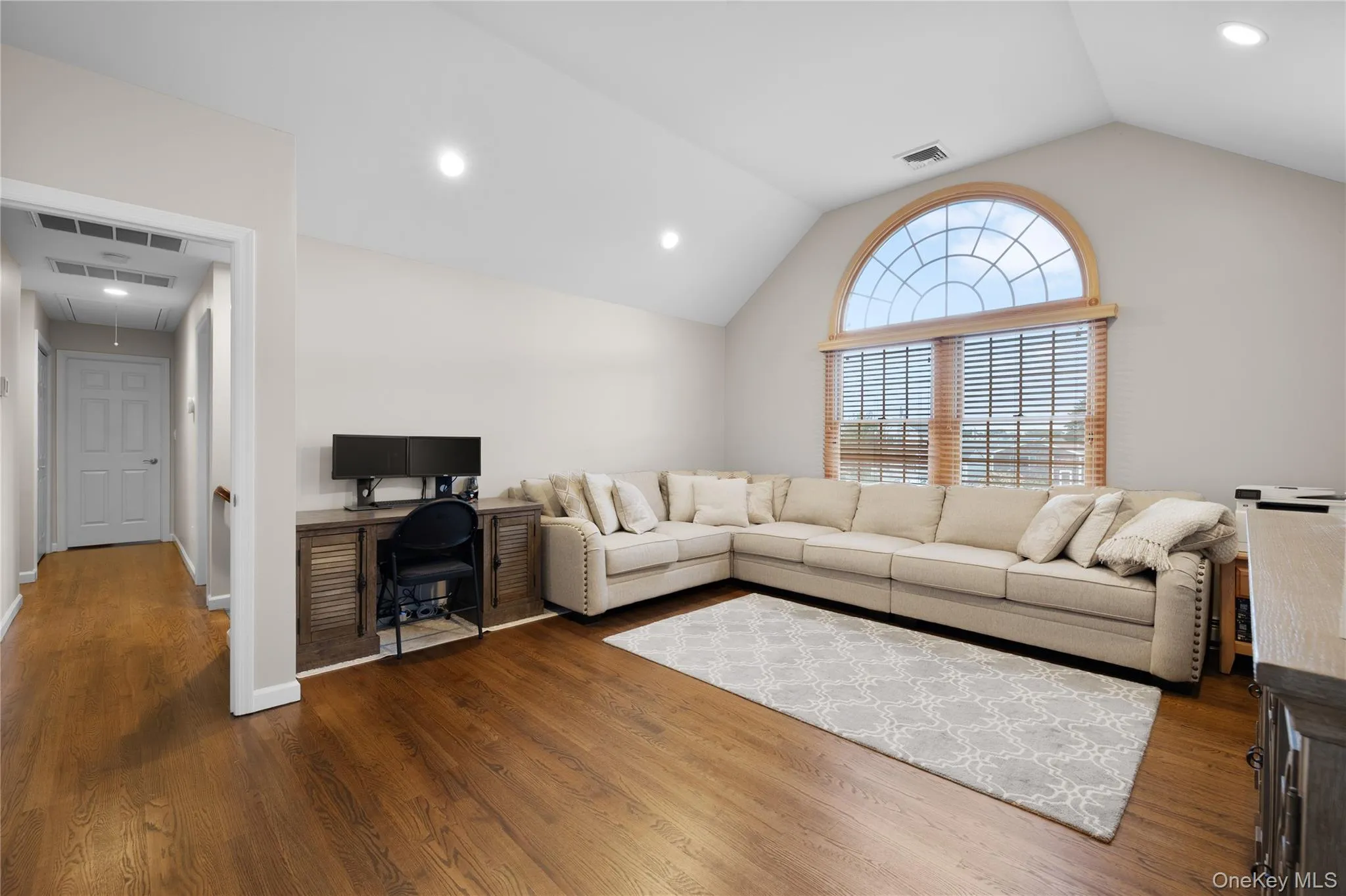24 South Plaza, Babylon, NY, 5 Bedrooms Bedrooms, 10 Rooms Rooms,4 BathroomsBathrooms,Residential,For Rent,South,0,1050616 24 South Plaza, Babylon, NY, 5 Bedrooms Bedrooms, 10 Rooms Rooms,4 BathroomsBathrooms,Residential,For Rent,South,0,1050616