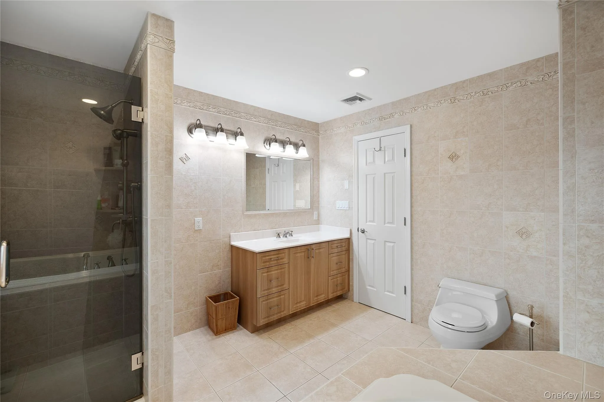 24 South Plaza, Babylon, NY, 5 Bedrooms Bedrooms, 10 Rooms Rooms,4 BathroomsBathrooms,Residential,For Rent,South,0,1050616 24 South Plaza, Babylon, NY, 5 Bedrooms Bedrooms, 10 Rooms Rooms,4 BathroomsBathrooms,Residential,For Rent,South,0,1050616