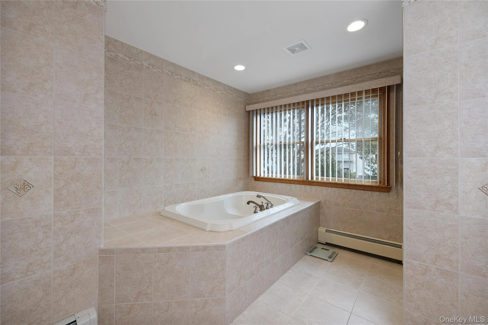 24 South Plaza, Babylon, NY, 5 Bedrooms Bedrooms, 10 Rooms Rooms,4 BathroomsBathrooms,Residential,For Rent,South,0,1050616 24 South Plaza, Babylon, NY, 5 Bedrooms Bedrooms, 10 Rooms Rooms,4 BathroomsBathrooms,Residential,For Rent,South,0,1050616