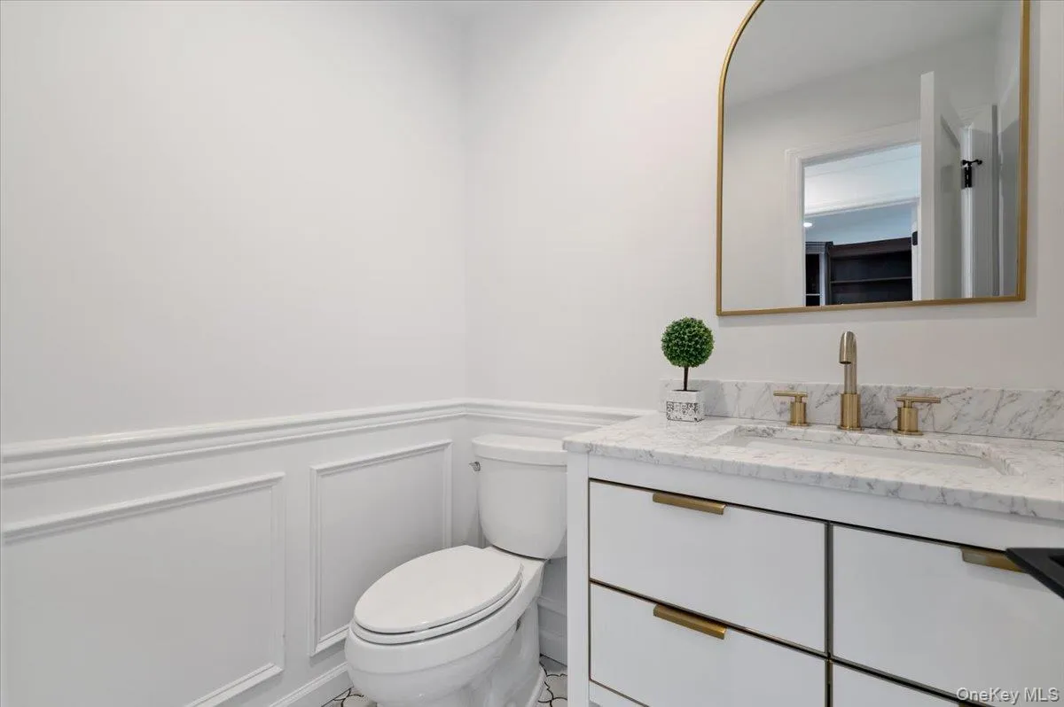 5 Landing Court, Huntington, NY, 5 Bedrooms Bedrooms, 15 Rooms Rooms,5 BathroomsBathrooms,Residential,For Rent,Landing,0,1050631 5 Landing Court, Huntington, NY, 5 Bedrooms Bedrooms, 15 Rooms Rooms,5 BathroomsBathrooms,Residential,For Rent,Landing,0,1050631