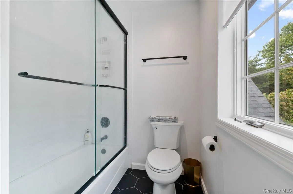 5 Landing Court, Huntington, NY, 5 Bedrooms Bedrooms, 15 Rooms Rooms,5 BathroomsBathrooms,Residential,For Rent,Landing,0,1050631 5 Landing Court, Huntington, NY, 5 Bedrooms Bedrooms, 15 Rooms Rooms,5 BathroomsBathrooms,Residential,For Rent,Landing,0,1050631