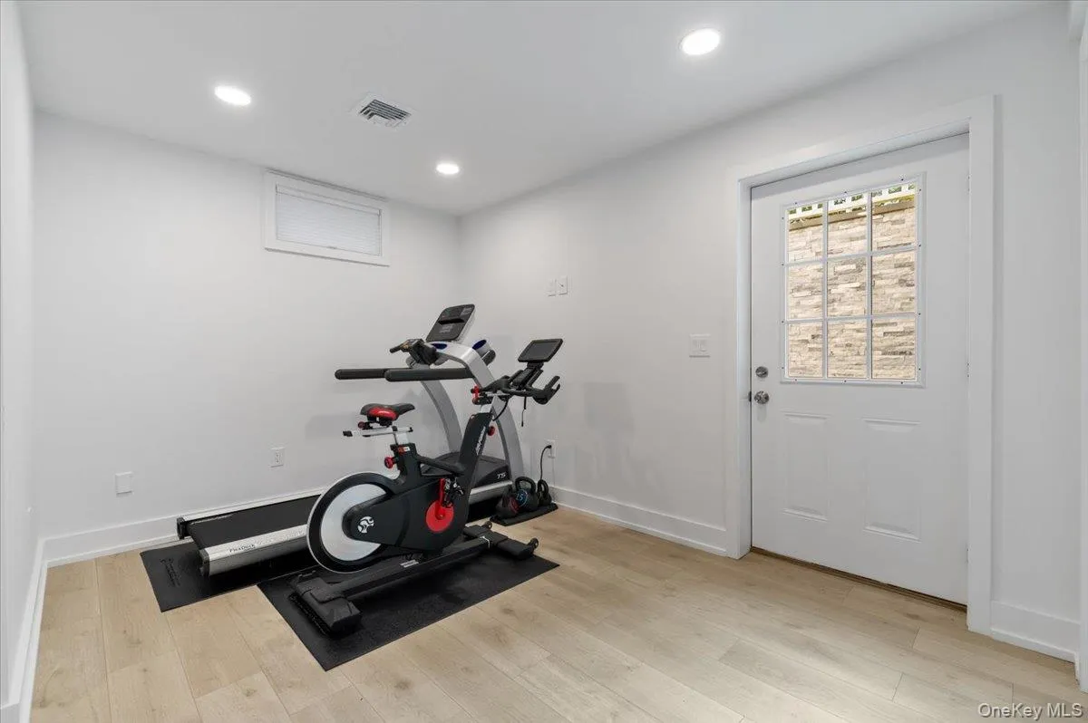 5 Landing Court, Huntington, NY, 5 Bedrooms Bedrooms, 15 Rooms Rooms,5 BathroomsBathrooms,Residential,For Rent,Landing,0,1050631 5 Landing Court, Huntington, NY, 5 Bedrooms Bedrooms, 15 Rooms Rooms,5 BathroomsBathrooms,Residential,For Rent,Landing,0,1050631