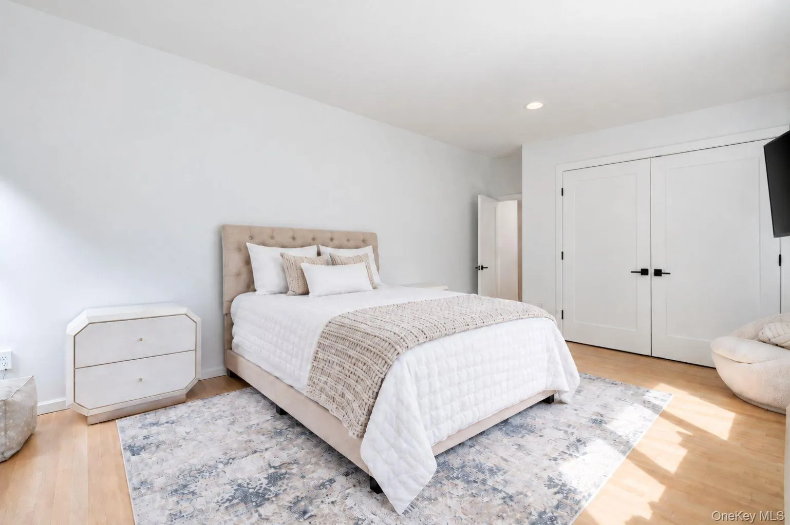 5 Landing Court, Huntington, NY, 5 Bedrooms Bedrooms, 15 Rooms Rooms,5 BathroomsBathrooms,Residential,For Rent,Landing,0,1050631 5 Landing Court, Huntington, NY, 5 Bedrooms Bedrooms, 15 Rooms Rooms,5 BathroomsBathrooms,Residential,For Rent,Landing,0,1050631