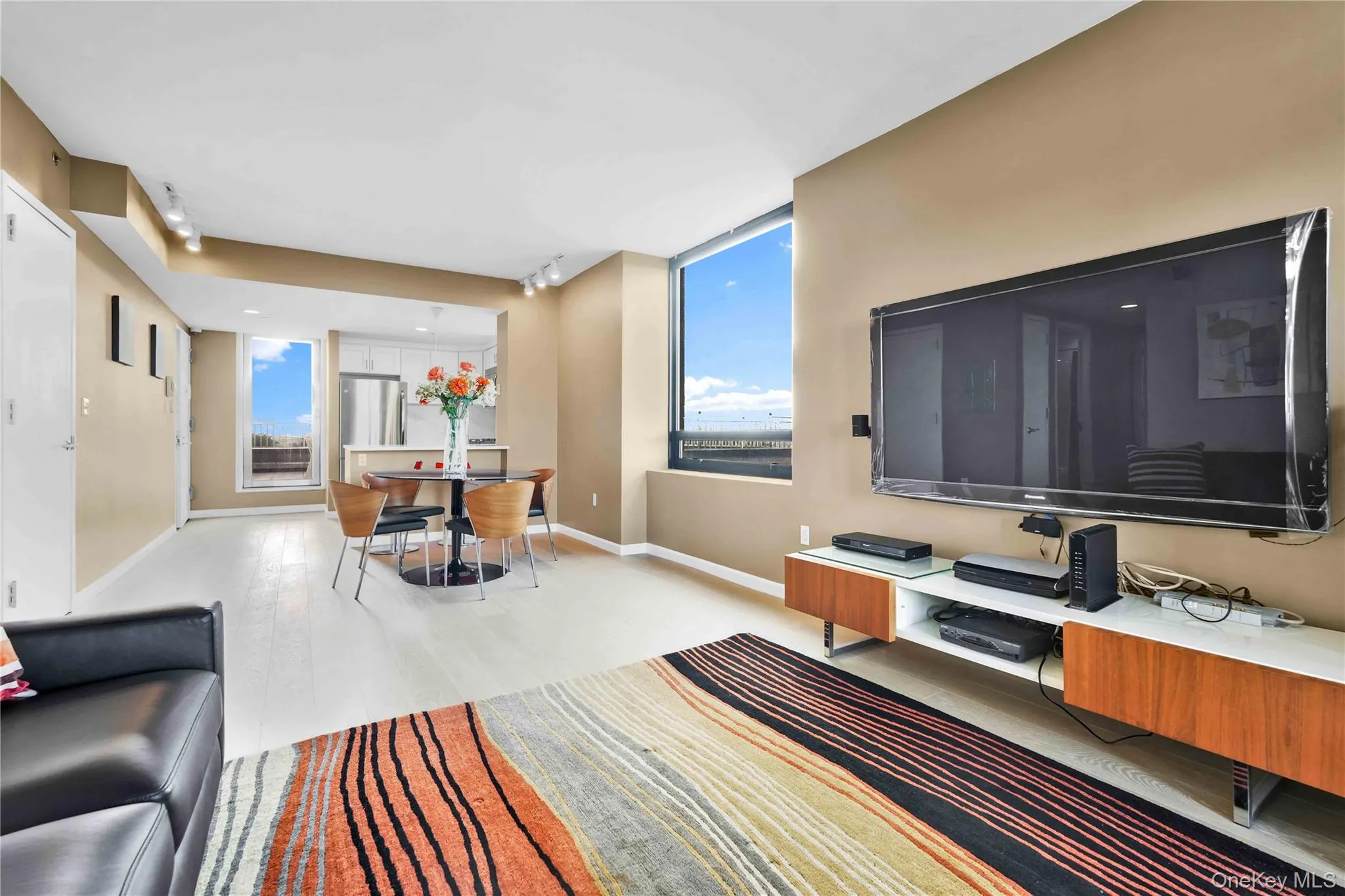 11624 Grosvenor Lane, New York, NY, 2 Bedrooms Bedrooms, 6 Rooms Rooms,2 BathroomsBathrooms,Residential,For Rent,Grosvenor,0,1050635 11624 Grosvenor Lane, New York, NY, 2 Bedrooms Bedrooms, 6 Rooms Rooms,2 BathroomsBathrooms,Residential,For Rent,Grosvenor,0,1050635