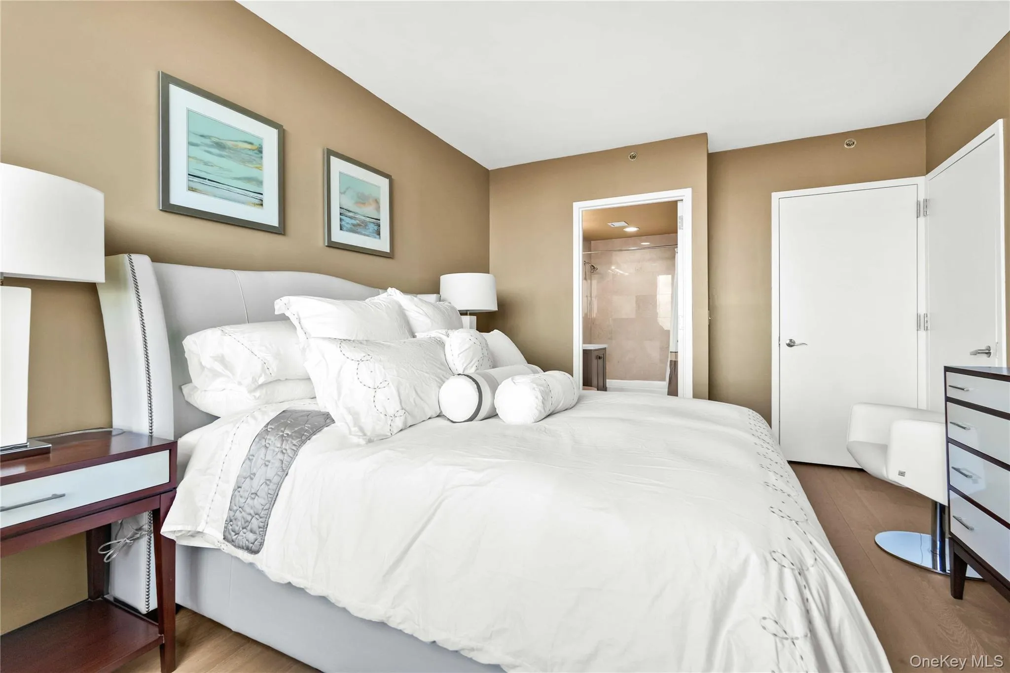 11624 Grosvenor Lane, New York, NY, 2 Bedrooms Bedrooms, 6 Rooms Rooms,2 BathroomsBathrooms,Residential,For Rent,Grosvenor,0,1050635 11624 Grosvenor Lane, New York, NY, 2 Bedrooms Bedrooms, 6 Rooms Rooms,2 BathroomsBathrooms,Residential,For Rent,Grosvenor,0,1050635
