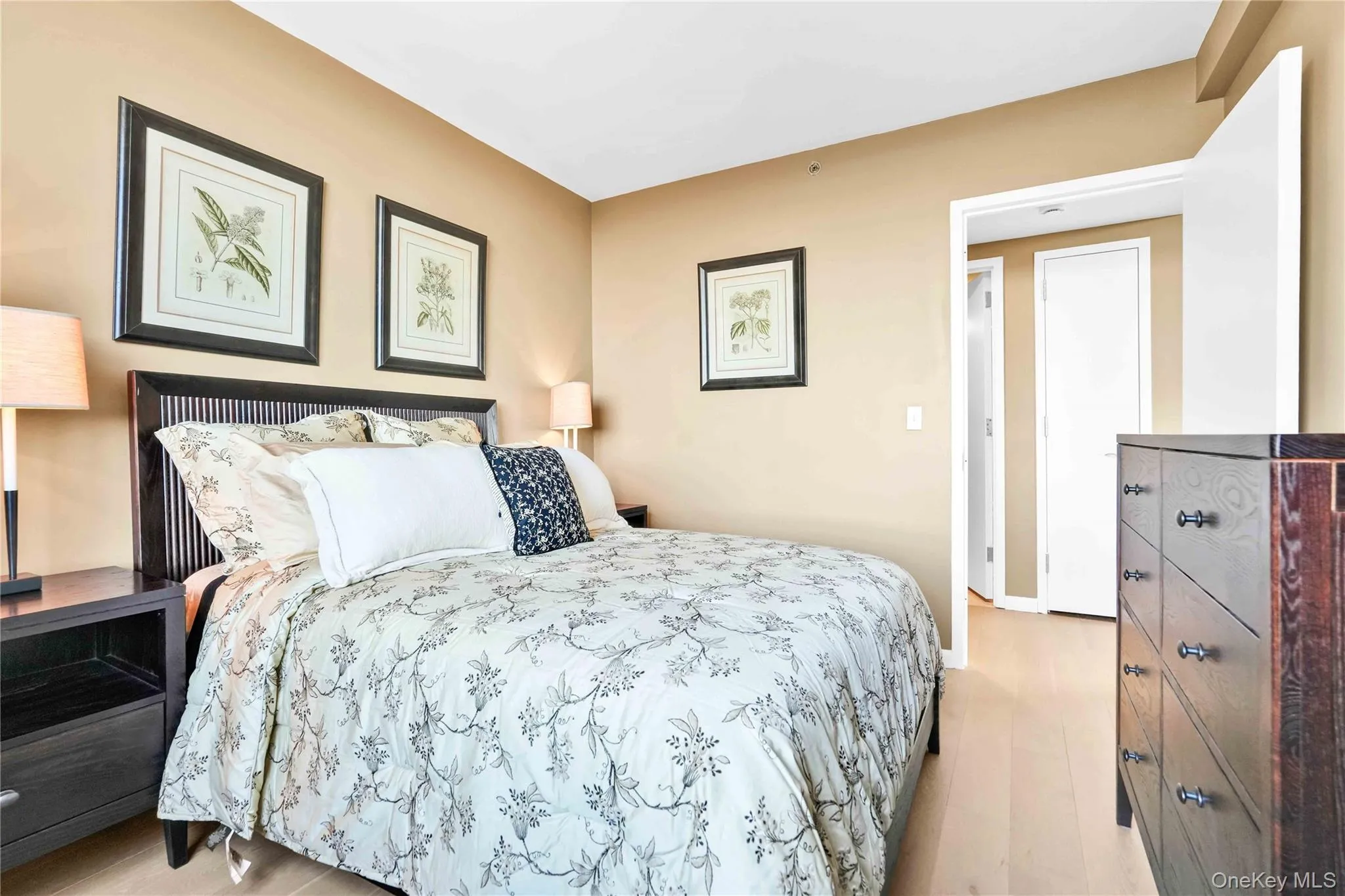 11624 Grosvenor Lane, New York, NY, 2 Bedrooms Bedrooms, 6 Rooms Rooms,2 BathroomsBathrooms,Residential,For Rent,Grosvenor,0,1050635 11624 Grosvenor Lane, New York, NY, 2 Bedrooms Bedrooms, 6 Rooms Rooms,2 BathroomsBathrooms,Residential,For Rent,Grosvenor,0,1050635