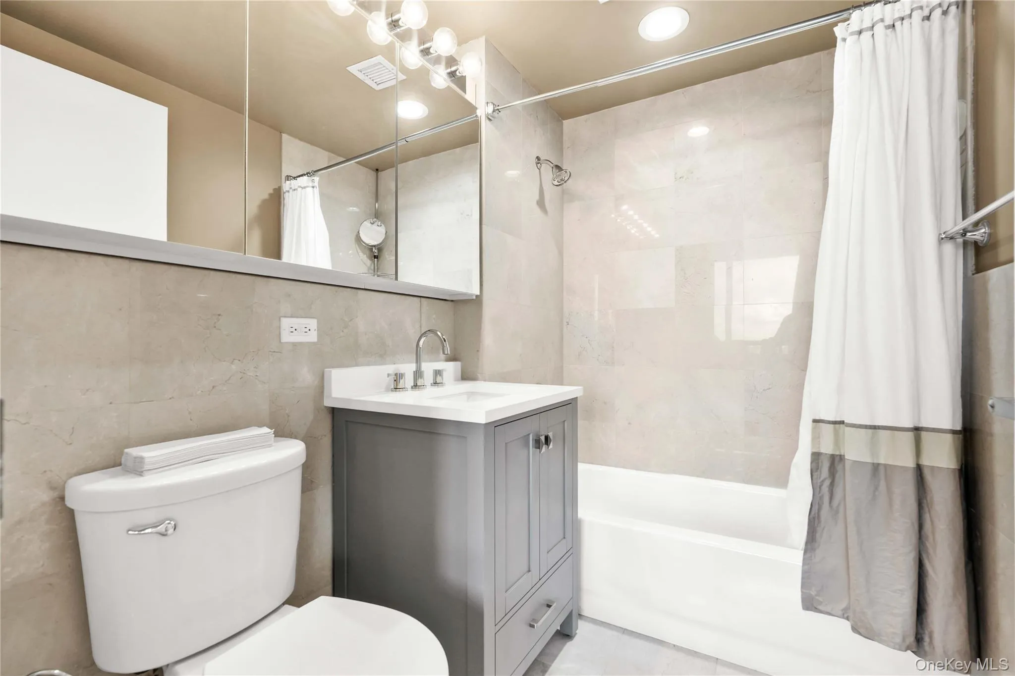 11624 Grosvenor Lane, New York, NY, 2 Bedrooms Bedrooms, 6 Rooms Rooms,2 BathroomsBathrooms,Residential,For Rent,Grosvenor,0,1050635 11624 Grosvenor Lane, New York, NY, 2 Bedrooms Bedrooms, 6 Rooms Rooms,2 BathroomsBathrooms,Residential,For Rent,Grosvenor,0,1050635