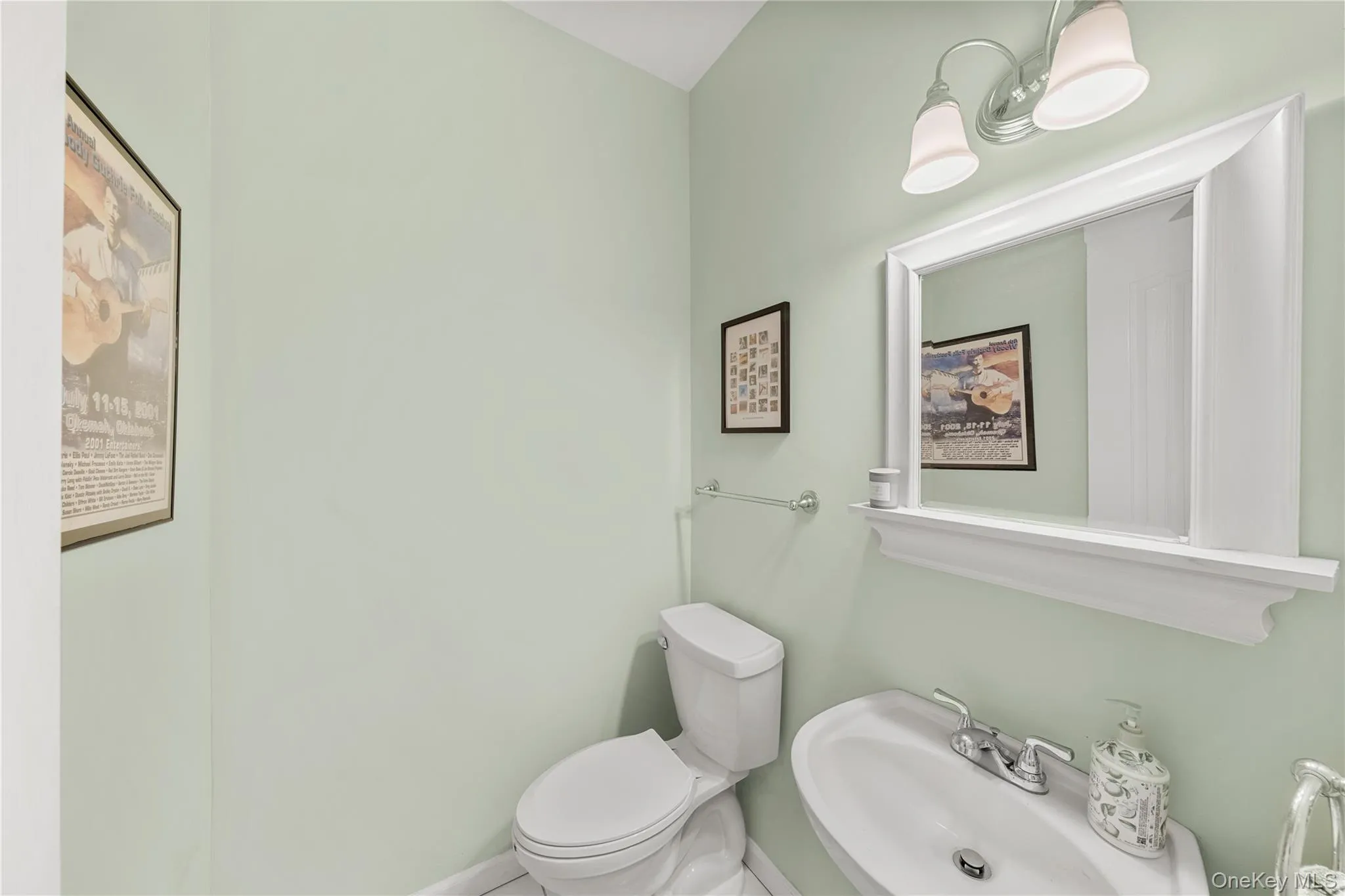 203 Windward Court, Brookhaven, NY, 3 Bedrooms Bedrooms, 6 Rooms Rooms,2 BathroomsBathrooms,Residential,For Rent,Windward,0,1050644 203 Windward Court, Brookhaven, NY, 3 Bedrooms Bedrooms, 6 Rooms Rooms,2 BathroomsBathrooms,Residential,For Rent,Windward,0,1050644