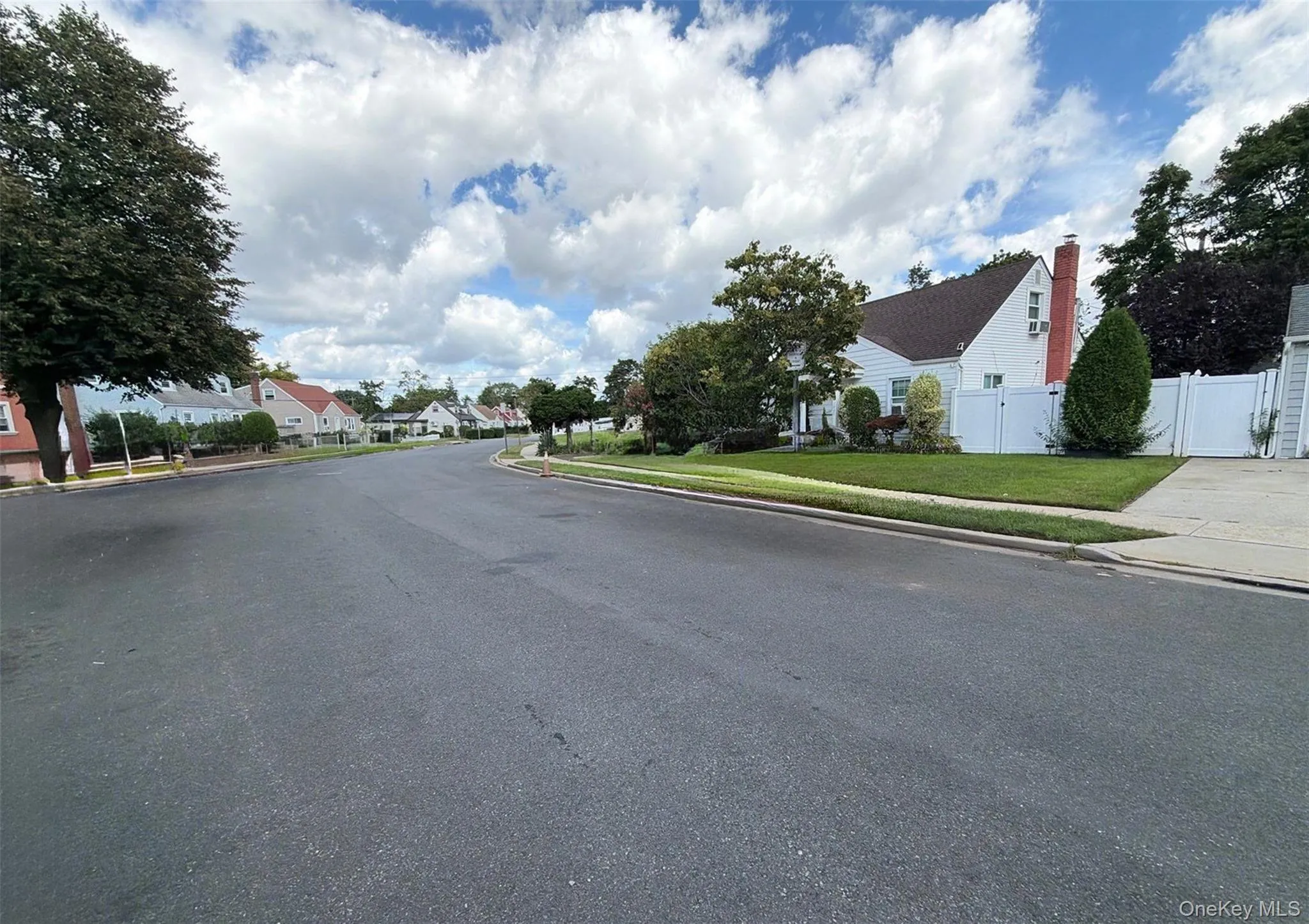 1008 Ditmas Avenue, Hempstead, NY, 4 Bedrooms Bedrooms, 7 Rooms Rooms,2 BathroomsBathrooms,Residential,For Rent,Ditmas,0,1050653 1008 Ditmas Avenue, Hempstead, NY, 4 Bedrooms Bedrooms, 7 Rooms Rooms,2 BathroomsBathrooms,Residential,For Rent,Ditmas,0,1050653