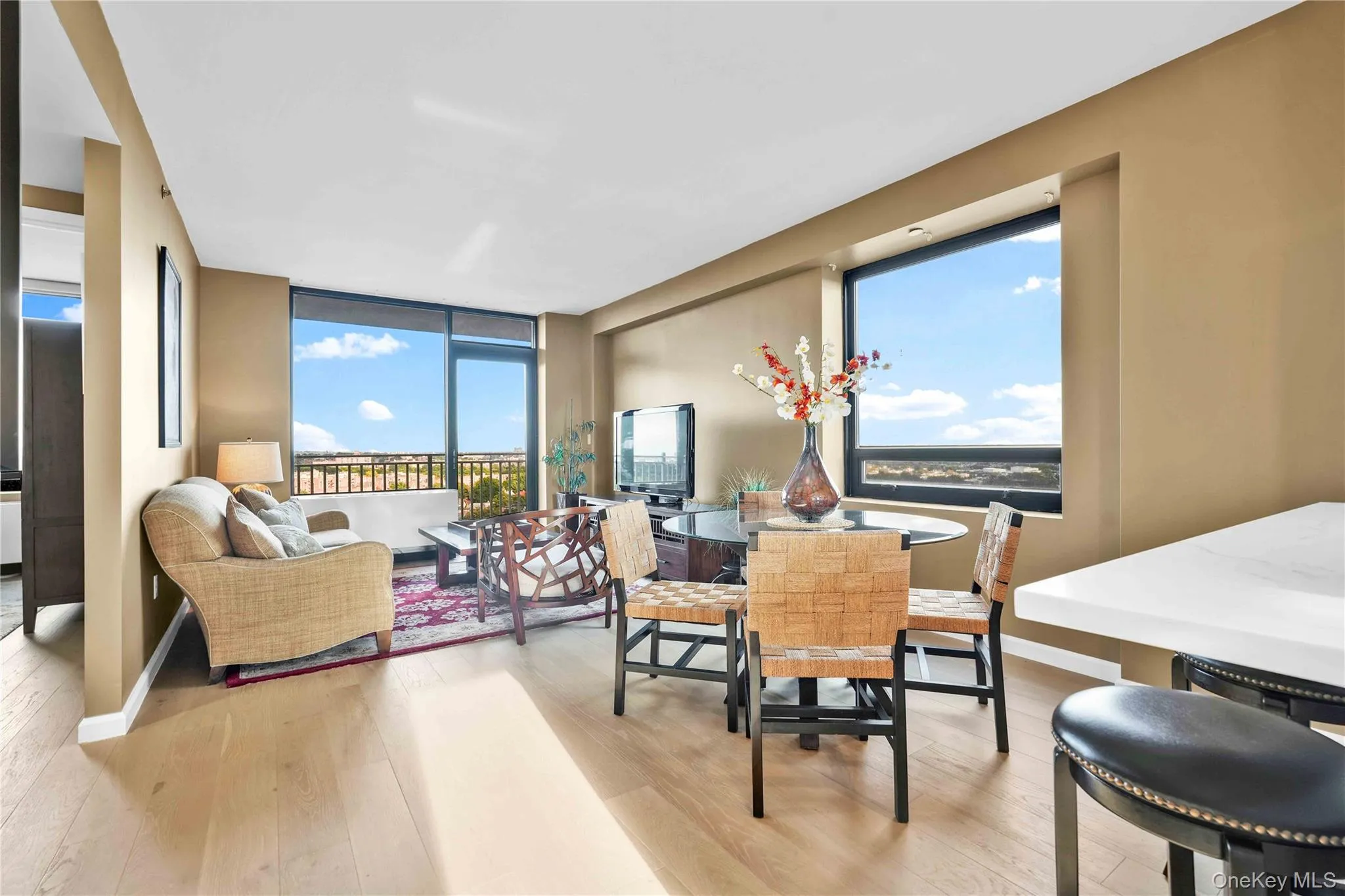 11624 Grosvenor Lane, New York, NY, 1 Bedroom Bedrooms, 4 Rooms Rooms,1 BathroomBathrooms,Residential,For Rent,Grosvenor,0,1050655 11624 Grosvenor Lane, New York, NY, 1 Bedroom Bedrooms, 4 Rooms Rooms,1 BathroomBathrooms,Residential,For Rent,Grosvenor,0,1050655
