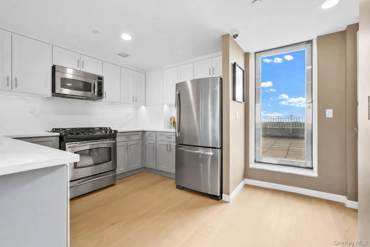 11624 Grosvenor Lane, New York, NY, 1 Bedroom Bedrooms, 4 Rooms Rooms,1 BathroomBathrooms,Residential,For Rent,Grosvenor,0,1050655 11624 Grosvenor Lane, New York, NY, 1 Bedroom Bedrooms, 4 Rooms Rooms,1 BathroomBathrooms,Residential,For Rent,Grosvenor,0,1050655