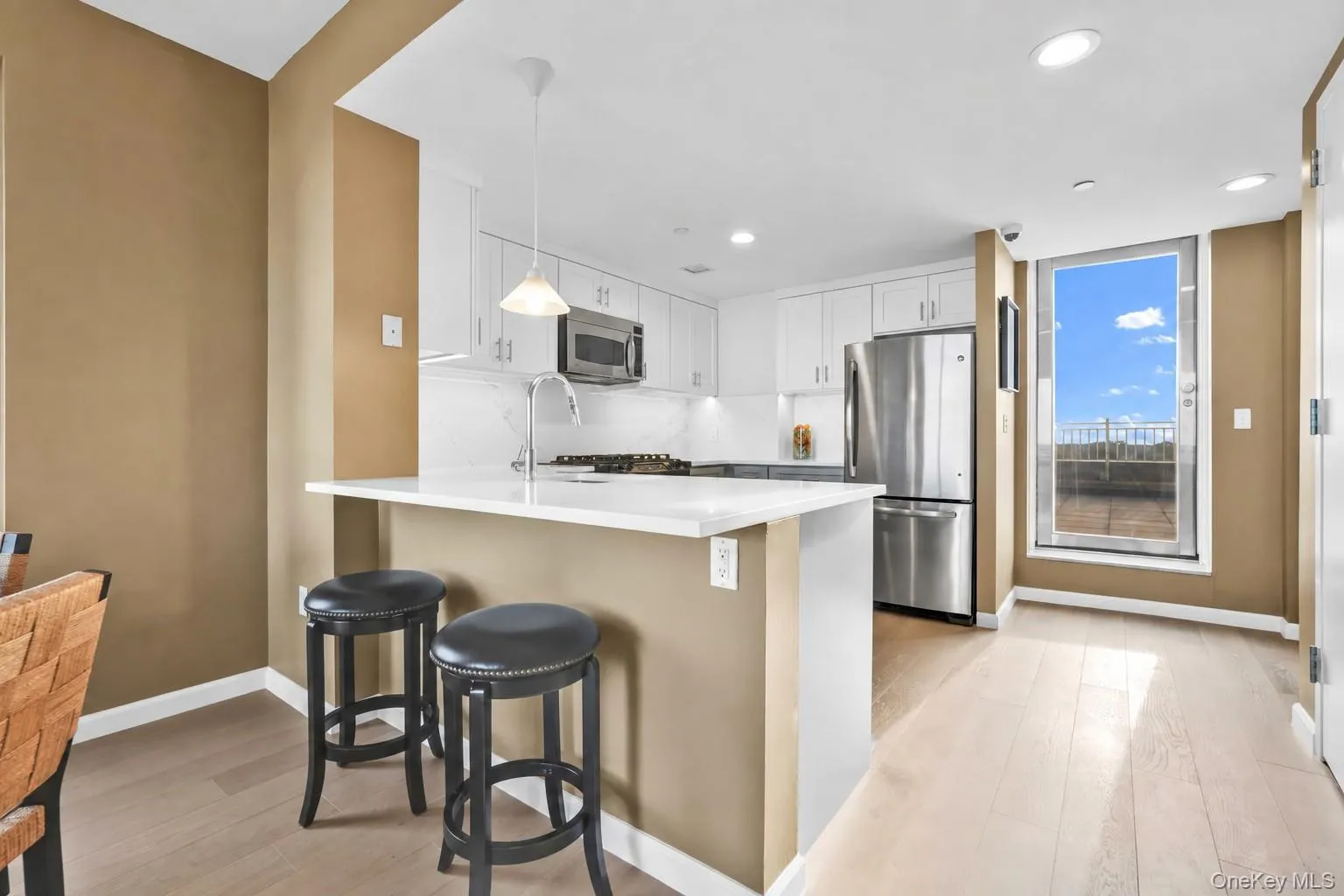 11624 Grosvenor Lane, New York, NY, 1 Bedroom Bedrooms, 4 Rooms Rooms,1 BathroomBathrooms,Residential,For Rent,Grosvenor,0,1050655 11624 Grosvenor Lane, New York, NY, 1 Bedroom Bedrooms, 4 Rooms Rooms,1 BathroomBathrooms,Residential,For Rent,Grosvenor,0,1050655