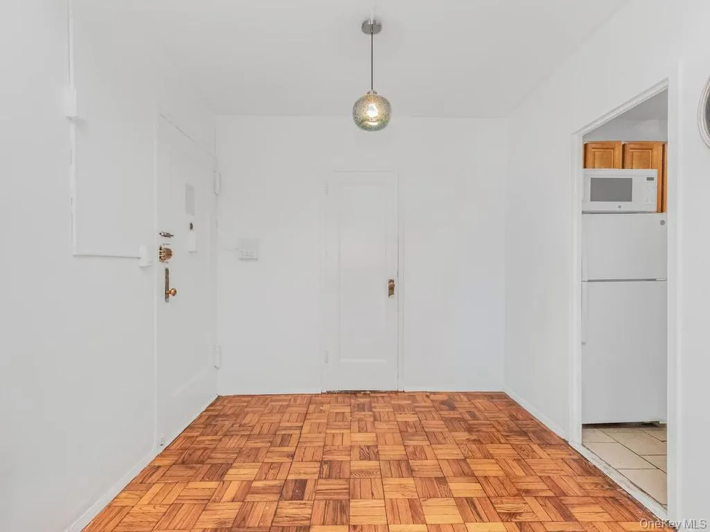 1554 Unionport Road, New York, NY, 2 Bedrooms Bedrooms, 4 Rooms Rooms,1 BathroomBathrooms,Residential,For Rent,Unionport,0,1050660 1554 Unionport Road, New York, NY, 2 Bedrooms Bedrooms, 4 Rooms Rooms,1 BathroomBathrooms,Residential,For Rent,Unionport,0,1050660
