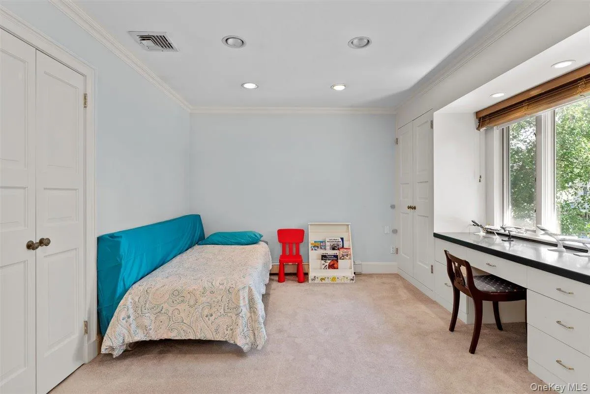 15 Sherwood Lane, Hempstead, NY, 5 Bedroom Bedrooms, 12 Room Rooms,3 BathroomBathrooms,Residential Lease,For Rent,Sherwood,0,1050670 15 Sherwood Lane, Hempstead, NY, 5 Bedroom Bedrooms, 12 Room Rooms,3 BathroomBathrooms,Residential Lease,For Rent,Sherwood,0,1050670