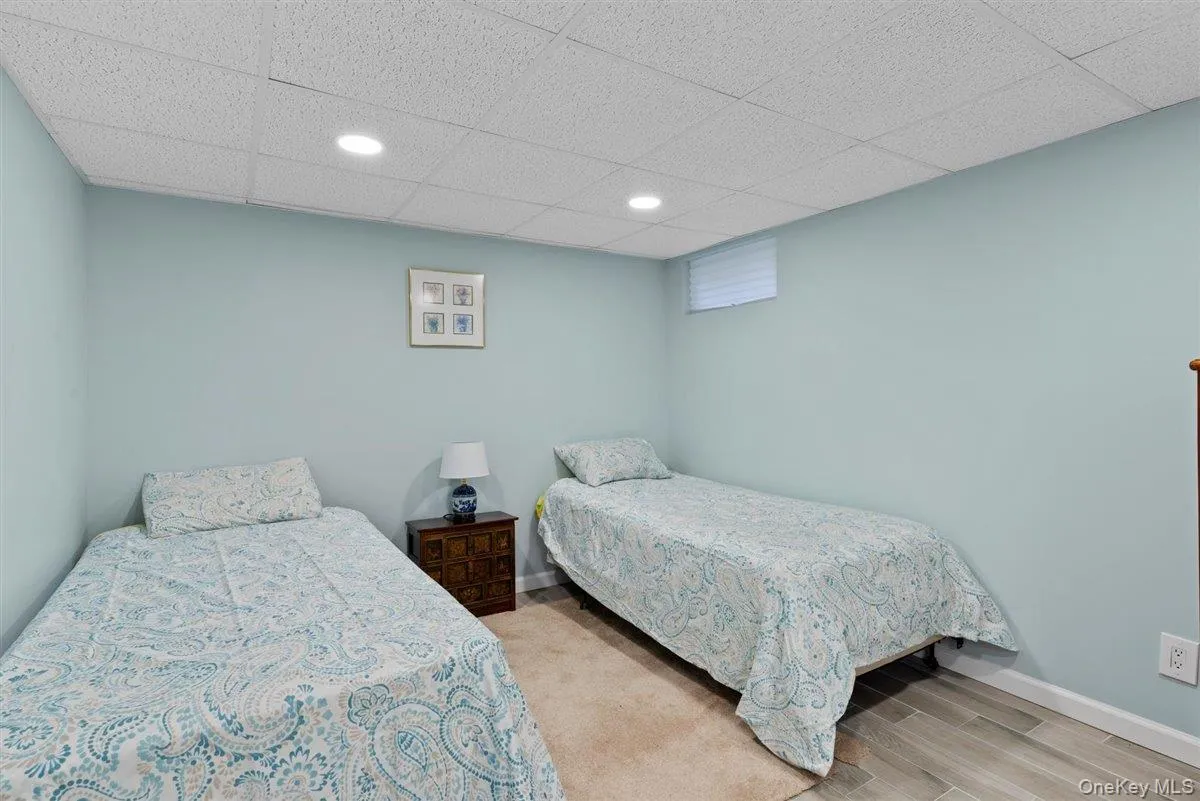 15 Sherwood Lane, Hempstead, NY, 5 Bedroom Bedrooms, 12 Room Rooms,3 BathroomBathrooms,Residential Lease,For Rent,Sherwood,0,1050670 15 Sherwood Lane, Hempstead, NY, 5 Bedroom Bedrooms, 12 Room Rooms,3 BathroomBathrooms,Residential Lease,For Rent,Sherwood,0,1050670