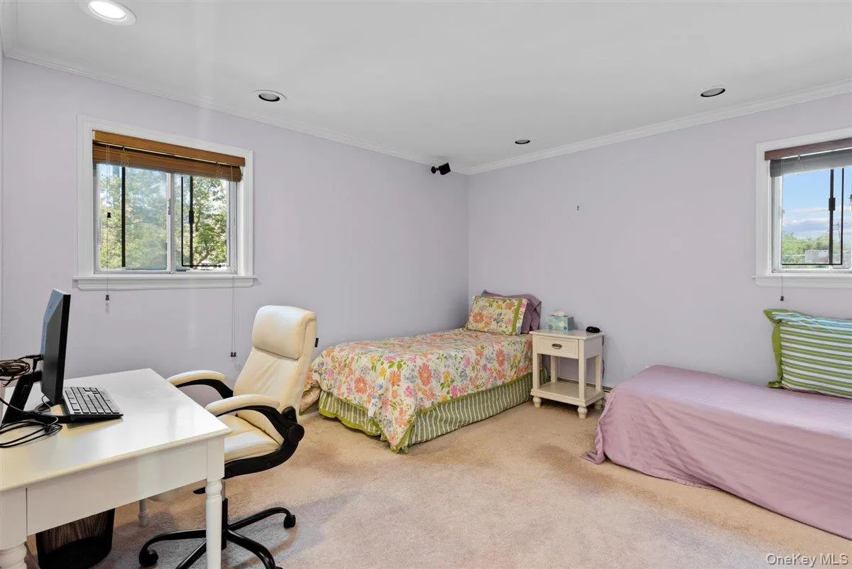15 Sherwood Lane, Hempstead, NY, 5 Bedroom Bedrooms, 12 Room Rooms,3 BathroomBathrooms,Residential Lease,For Rent,Sherwood,0,1050670 15 Sherwood Lane, Hempstead, NY, 5 Bedroom Bedrooms, 12 Room Rooms,3 BathroomBathrooms,Residential Lease,For Rent,Sherwood,0,1050670