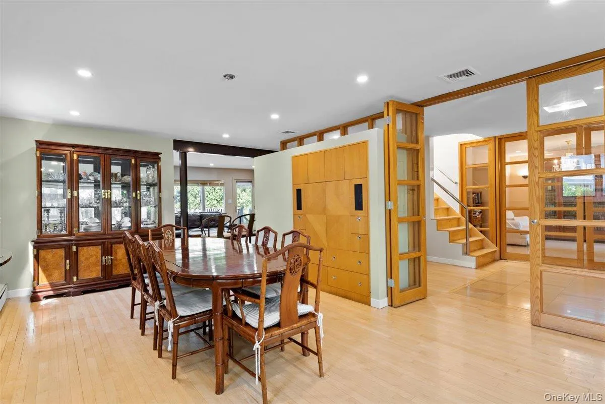 15 Sherwood Lane, Hempstead, NY, 5 Bedroom Bedrooms, 12 Room Rooms,3 BathroomBathrooms,Residential Lease,For Rent,Sherwood,0,1050670 15 Sherwood Lane, Hempstead, NY, 5 Bedroom Bedrooms, 12 Room Rooms,3 BathroomBathrooms,Residential Lease,For Rent,Sherwood,0,1050670