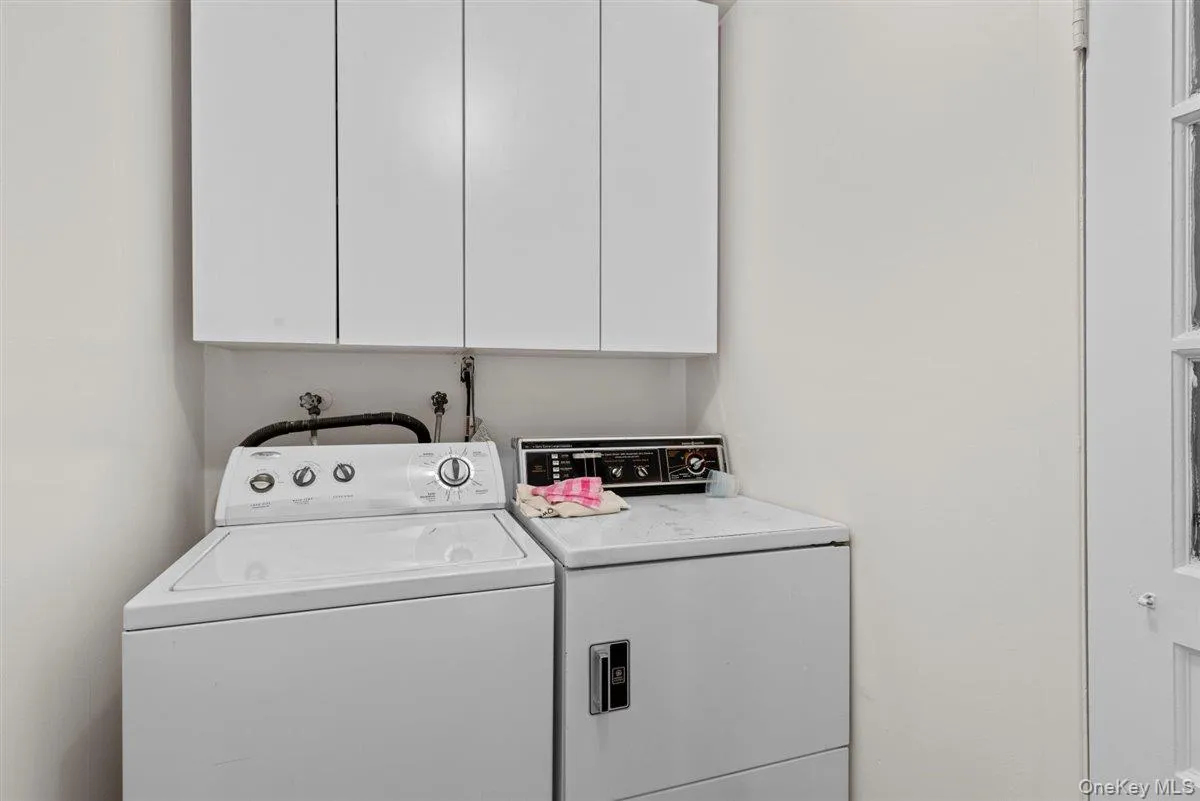 15 Sherwood Lane, Hempstead, NY, 5 Bedroom Bedrooms, 12 Room Rooms,3 BathroomBathrooms,Residential Lease,For Rent,Sherwood,0,1050670 15 Sherwood Lane, Hempstead, NY, 5 Bedroom Bedrooms, 12 Room Rooms,3 BathroomBathrooms,Residential Lease,For Rent,Sherwood,0,1050670