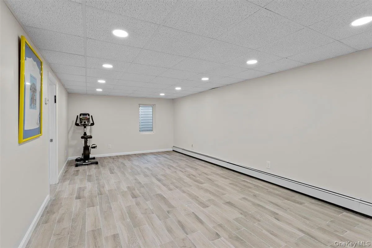 15 Sherwood Lane, Hempstead, NY, 5 Bedroom Bedrooms, 12 Room Rooms,3 BathroomBathrooms,Residential Lease,For Rent,Sherwood,0,1050670 15 Sherwood Lane, Hempstead, NY, 5 Bedroom Bedrooms, 12 Room Rooms,3 BathroomBathrooms,Residential Lease,For Rent,Sherwood,0,1050670