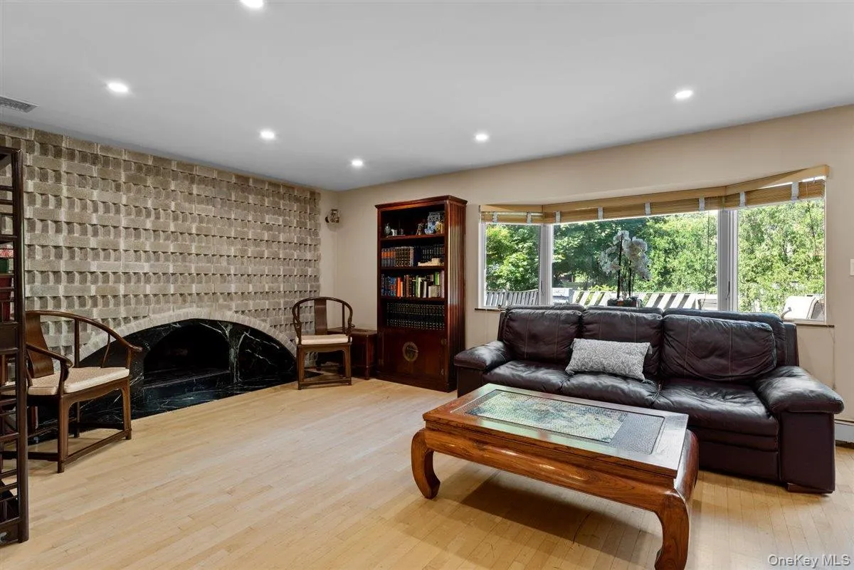 15 Sherwood Lane, Hempstead, NY, 5 Bedroom Bedrooms, 12 Room Rooms,3 BathroomBathrooms,Residential Lease,For Rent,Sherwood,0,1050670 15 Sherwood Lane, Hempstead, NY, 5 Bedroom Bedrooms, 12 Room Rooms,3 BathroomBathrooms,Residential Lease,For Rent,Sherwood,0,1050670
