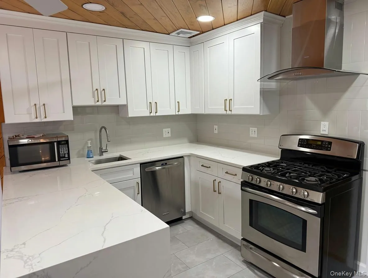 15 Sherwood Lane, Hempstead, NY, 5 Bedroom Bedrooms, 12 Room Rooms,3 BathroomBathrooms,Residential Lease,For Rent,Sherwood,0,1050670 15 Sherwood Lane, Hempstead, NY, 5 Bedroom Bedrooms, 12 Room Rooms,3 BathroomBathrooms,Residential Lease,For Rent,Sherwood,0,1050670