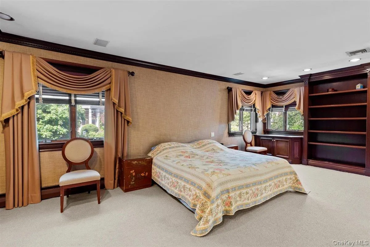 15 Sherwood Lane, Hempstead, NY, 5 Bedroom Bedrooms, 12 Room Rooms,3 BathroomBathrooms,Residential Lease,For Rent,Sherwood,0,1050670 15 Sherwood Lane, Hempstead, NY, 5 Bedroom Bedrooms, 12 Room Rooms,3 BathroomBathrooms,Residential Lease,For Rent,Sherwood,0,1050670