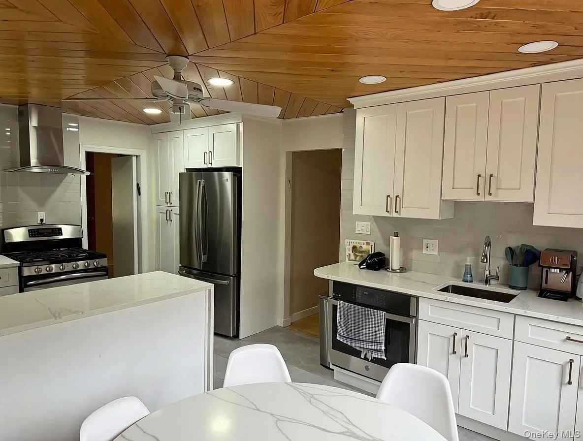 15 Sherwood Lane, Hempstead, NY, 5 Bedroom Bedrooms, 12 Room Rooms,3 BathroomBathrooms,Residential Lease,For Rent,Sherwood,0,1050670 15 Sherwood Lane, Hempstead, NY, 5 Bedroom Bedrooms, 12 Room Rooms,3 BathroomBathrooms,Residential Lease,For Rent,Sherwood,0,1050670