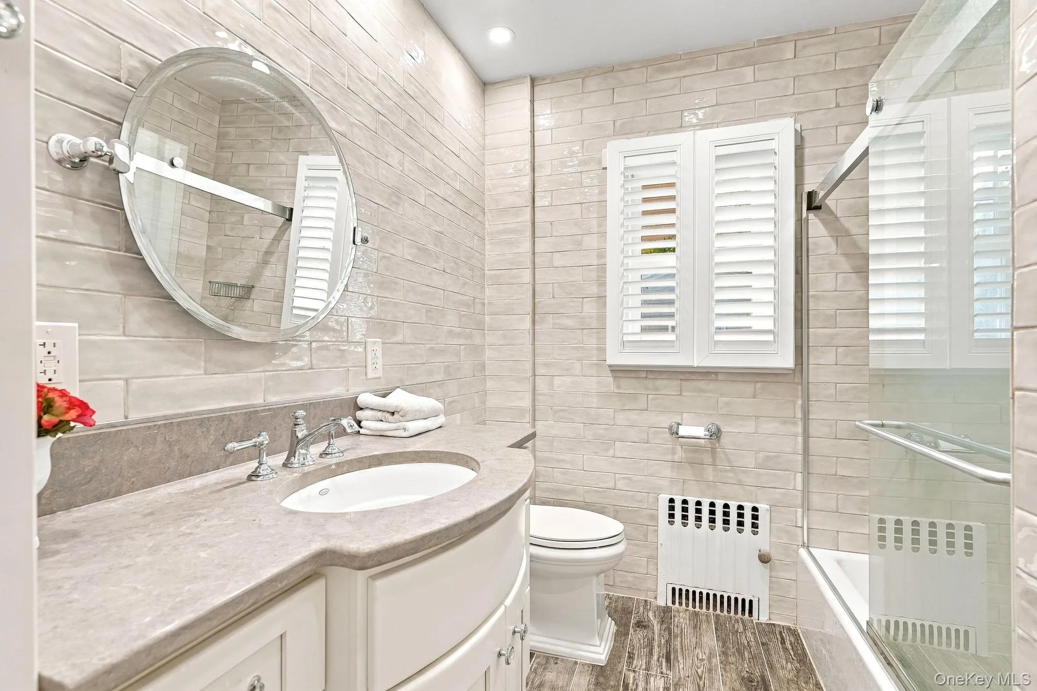Upstairs full bathroom Upstairs full bathroom