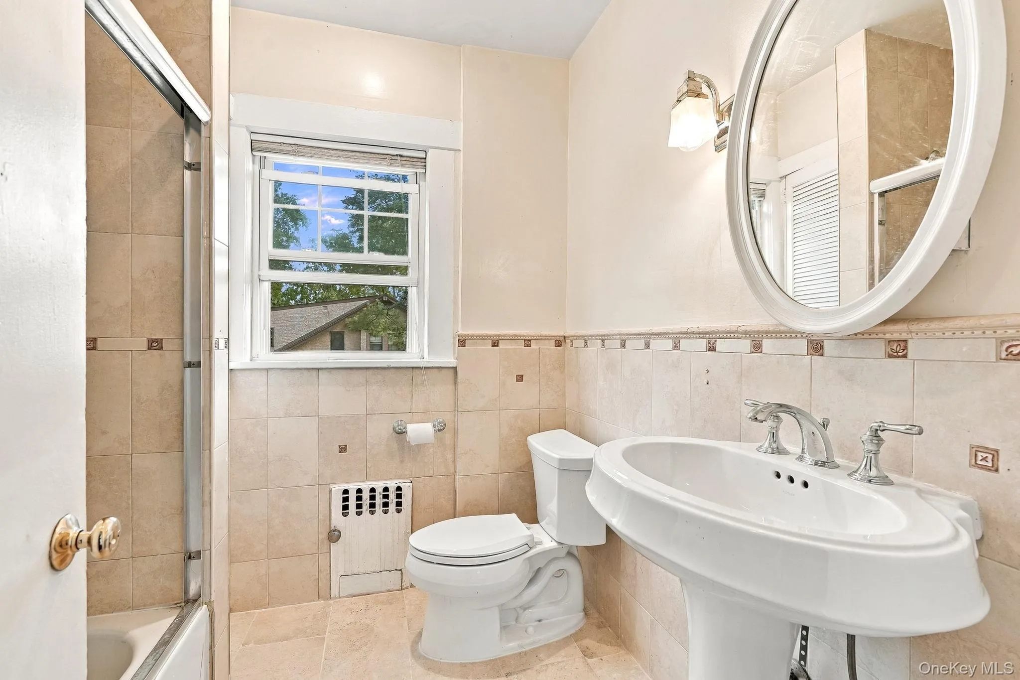 2nd full bathroom upstairs 2nd full bathroom upstairs
