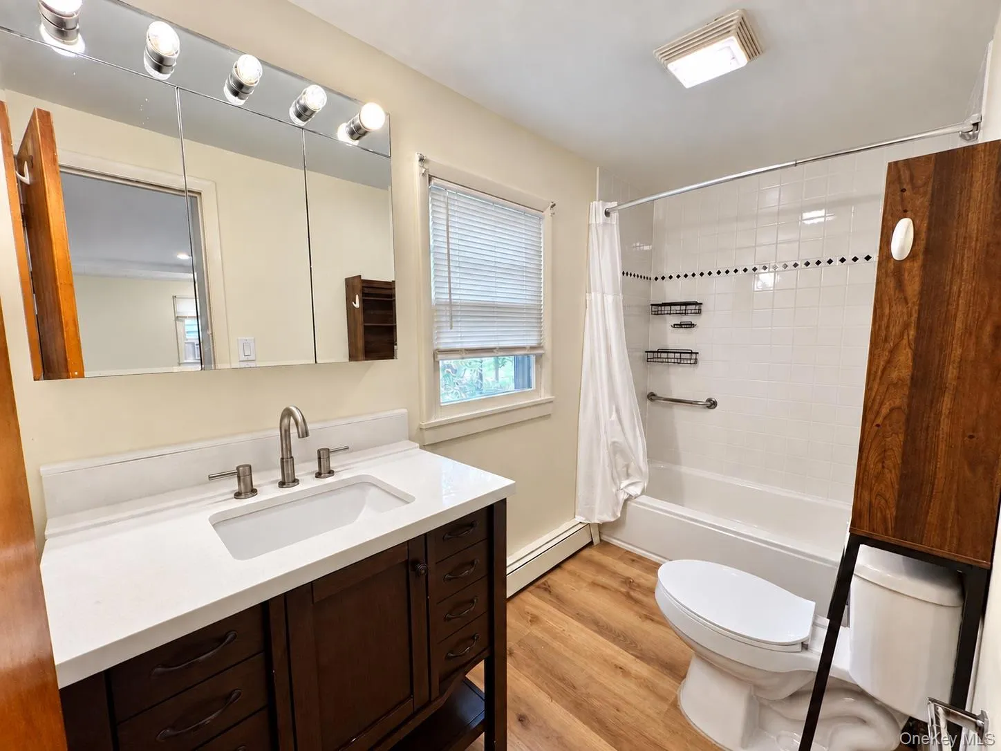 72 Bross Street, Cairo, NY, 3 Bedrooms Bedrooms, 6 Rooms Rooms,1 BathroomBathrooms,Residential,For Rent,Bross,0,1050689 72 Bross Street, Cairo, NY, 3 Bedrooms Bedrooms, 6 Rooms Rooms,1 BathroomBathrooms,Residential,For Rent,Bross,0,1050689