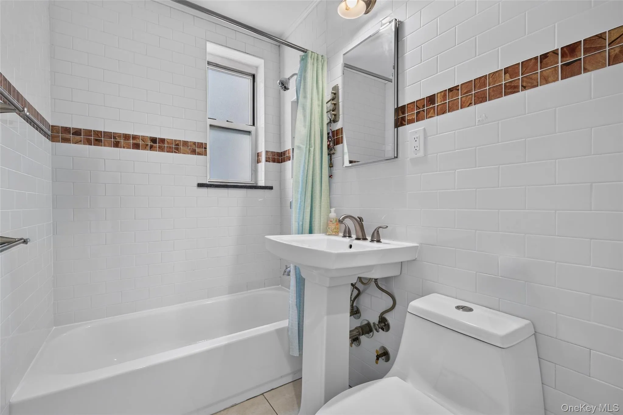 42-25 80th Street, New York, NY, 2 Bedrooms Bedrooms, 5 Rooms Rooms,1 BathroomBathrooms,Residential,For Rent,80th,0,1050697 42-25 80th Street, New York, NY, 2 Bedrooms Bedrooms, 5 Rooms Rooms,1 BathroomBathrooms,Residential,For Rent,80th,0,1050697