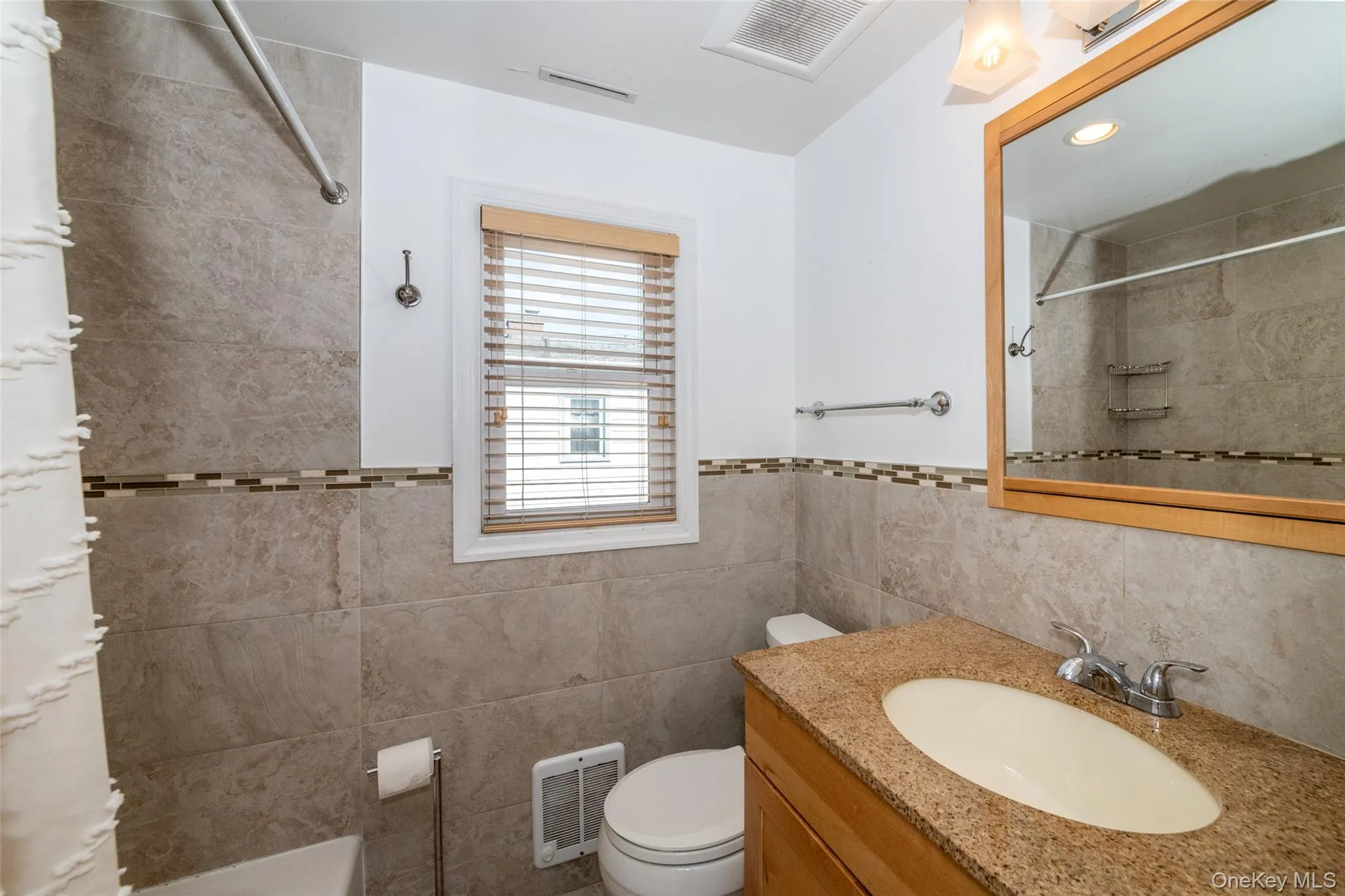 7 Ronalds Avenue, New Rochelle, NY, 4 Bedrooms Bedrooms, 8 Rooms Rooms,3 BathroomsBathrooms,Residential,For Rent,Ronalds,0,1050702 7 Ronalds Avenue, New Rochelle, NY, 4 Bedrooms Bedrooms, 8 Rooms Rooms,3 BathroomsBathrooms,Residential,For Rent,Ronalds,0,1050702