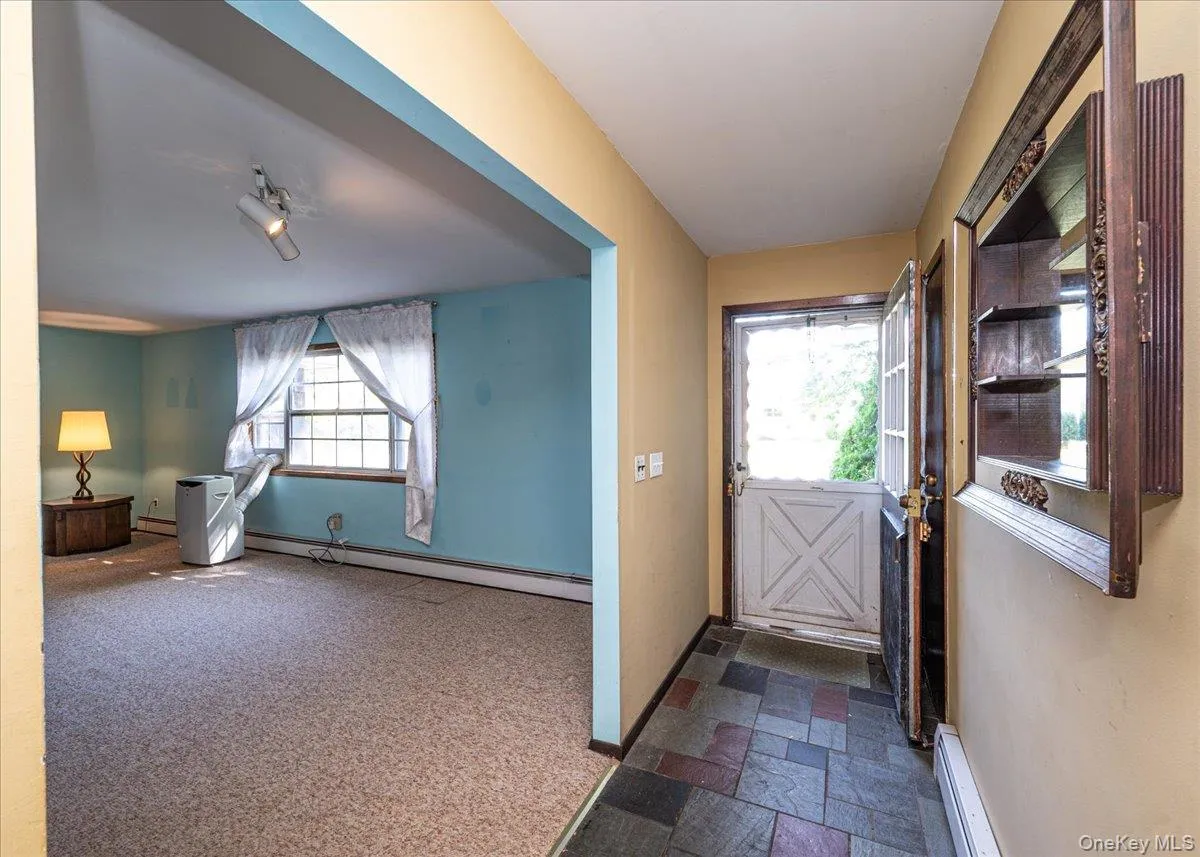 632 Spruce Avenue, Islip, NY, 3 Bedrooms Bedrooms, 7 Rooms Rooms,1 BathroomBathrooms,Residential,For Rent,Spruce,0,1050704 632 Spruce Avenue, Islip, NY, 3 Bedrooms Bedrooms, 7 Rooms Rooms,1 BathroomBathrooms,Residential,For Rent,Spruce,0,1050704