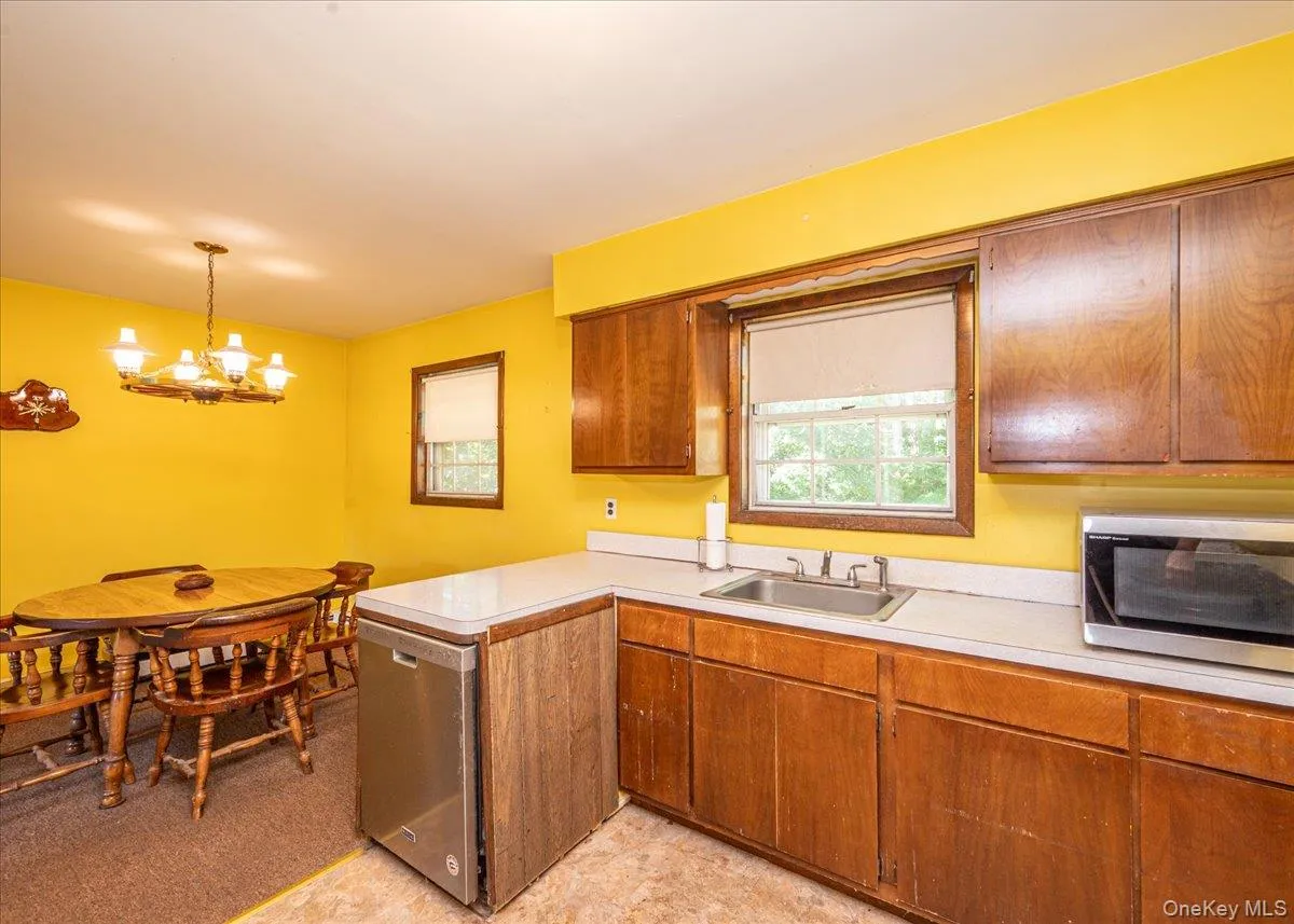 632 Spruce Avenue, Islip, NY, 3 Bedrooms Bedrooms, 7 Rooms Rooms,1 BathroomBathrooms,Residential,For Rent,Spruce,0,1050704 632 Spruce Avenue, Islip, NY, 3 Bedrooms Bedrooms, 7 Rooms Rooms,1 BathroomBathrooms,Residential,For Rent,Spruce,0,1050704