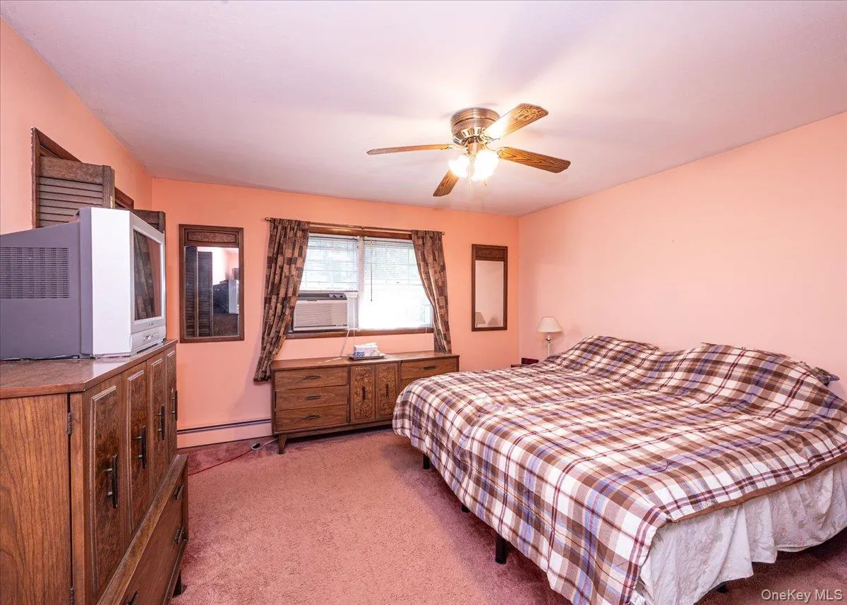 632 Spruce Avenue, Islip, NY, 3 Bedrooms Bedrooms, 7 Rooms Rooms,1 BathroomBathrooms,Residential,For Rent,Spruce,0,1050704 632 Spruce Avenue, Islip, NY, 3 Bedrooms Bedrooms, 7 Rooms Rooms,1 BathroomBathrooms,Residential,For Rent,Spruce,0,1050704