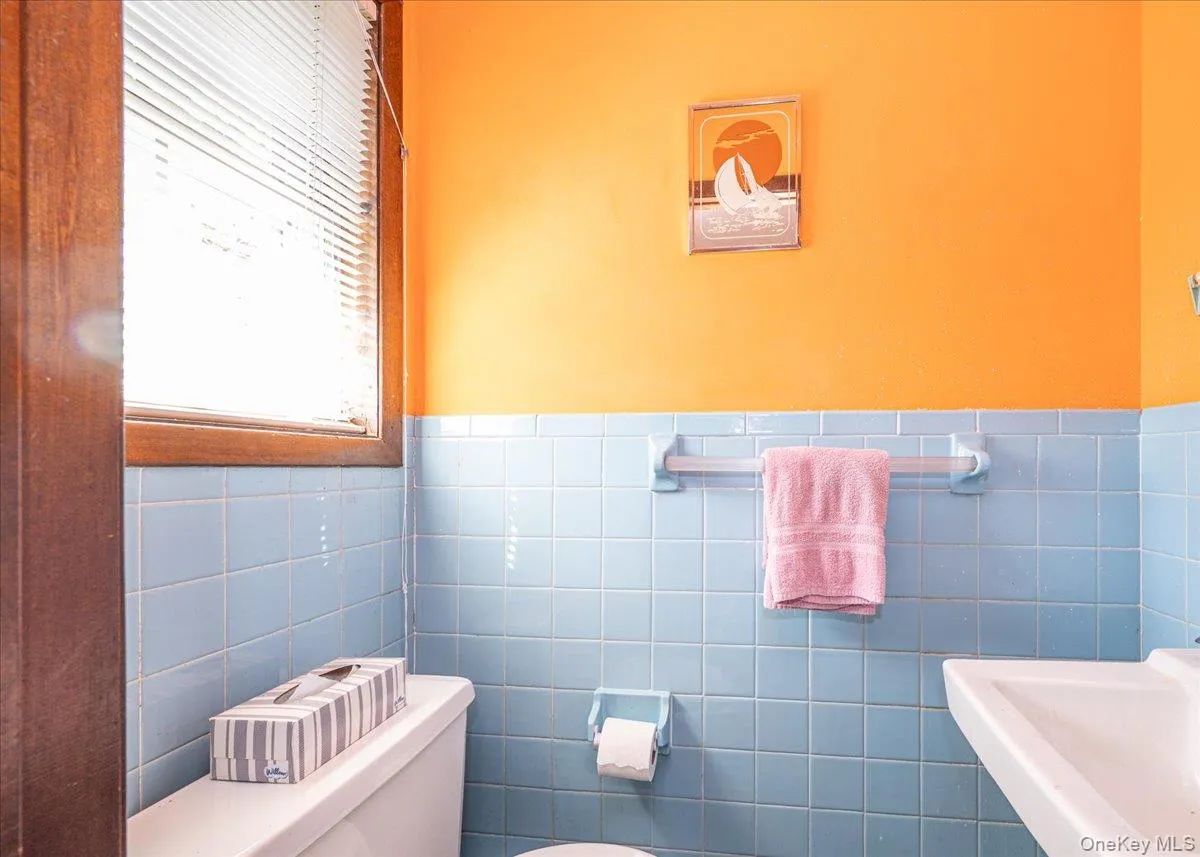 632 Spruce Avenue, Islip, NY, 3 Bedrooms Bedrooms, 7 Rooms Rooms,1 BathroomBathrooms,Residential,For Rent,Spruce,0,1050704 632 Spruce Avenue, Islip, NY, 3 Bedrooms Bedrooms, 7 Rooms Rooms,1 BathroomBathrooms,Residential,For Rent,Spruce,0,1050704