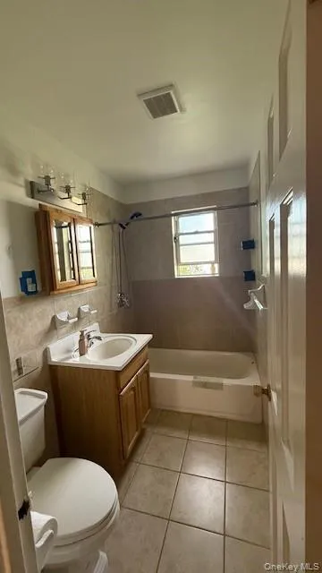1007 223rd Street, New York, NY, 3 Bedroom Bedrooms, 9 Room Rooms,1 BathroomBathrooms,Residential Lease,For Rent,223rd,0,1050709 1007 223rd Street, New York, NY, 3 Bedroom Bedrooms, 9 Room Rooms,1 BathroomBathrooms,Residential Lease,For Rent,223rd,0,1050709