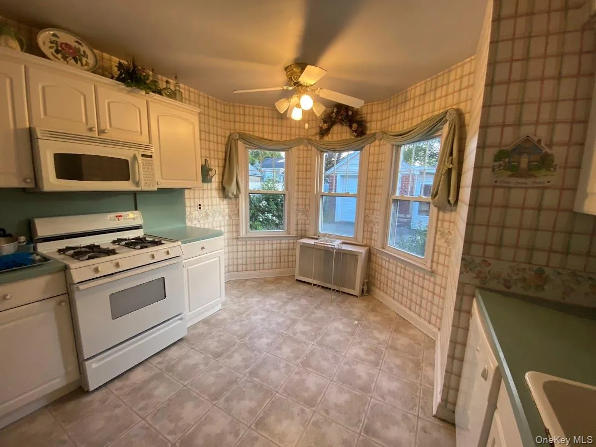 10 Purdy, Hempstead, NY, 3 Bedrooms Bedrooms, 6 Rooms Rooms,1 BathroomBathrooms,Residential,For Rent,Purdy,0,1050717 10 Purdy, Hempstead, NY, 3 Bedrooms Bedrooms, 6 Rooms Rooms,1 BathroomBathrooms,Residential,For Rent,Purdy,0,1050717