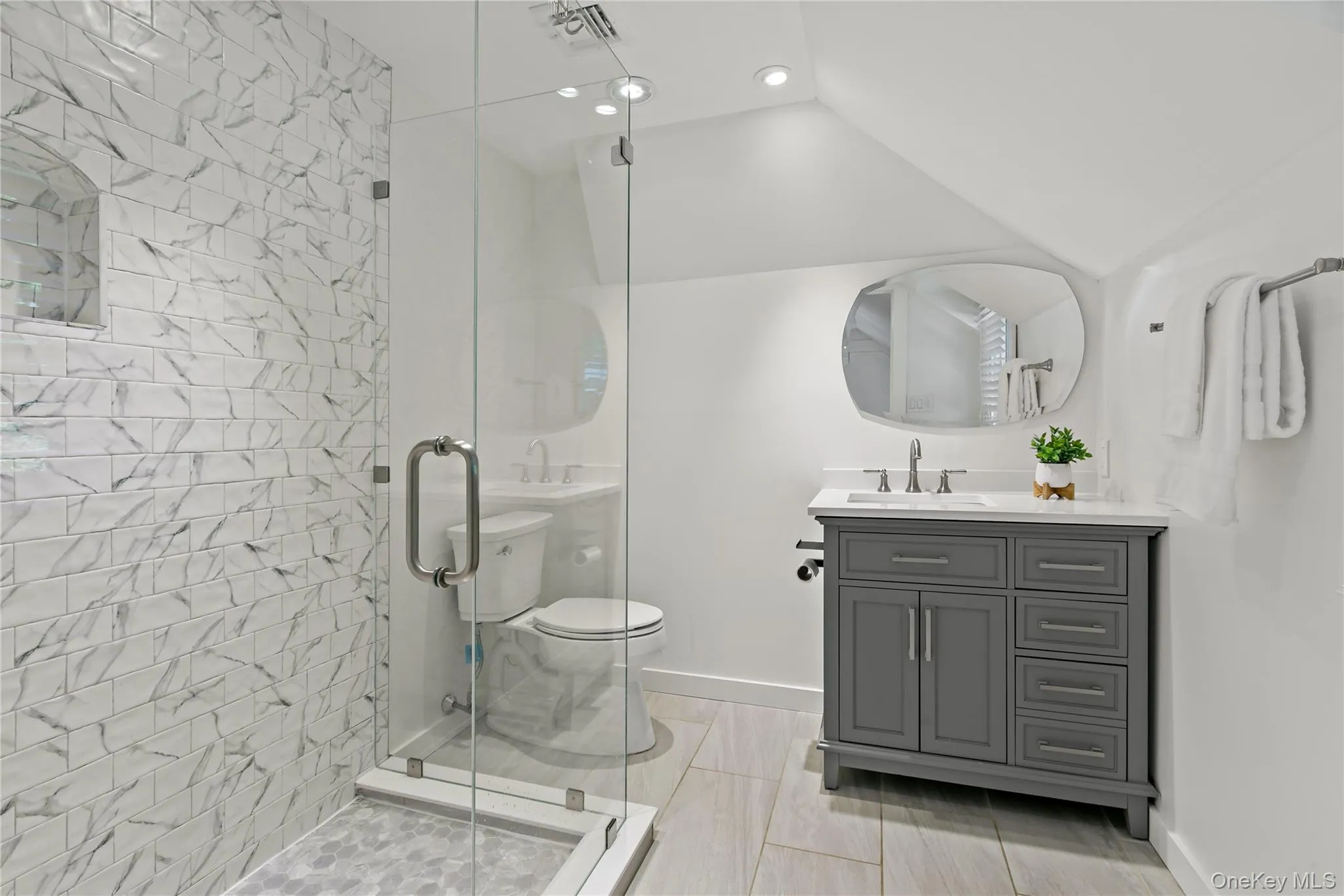 Ensuite bathroom Ensuite bathroom