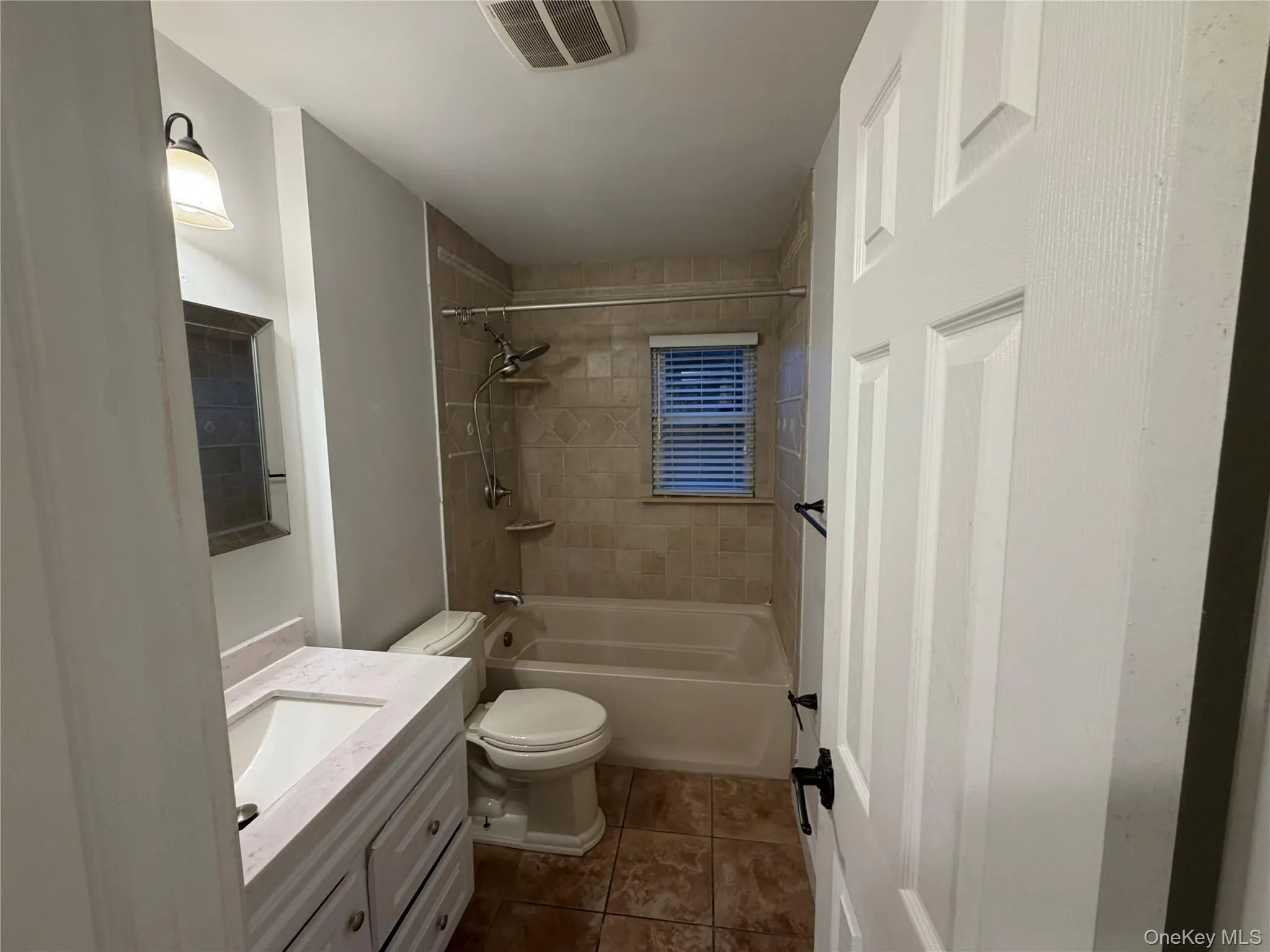 18 Alexander Avenue, Oyster Bay, NY, 4 Bedrooms Bedrooms, 12 Rooms Rooms,3 BathroomsBathrooms,Residential Lease,For Rent,Alexander,0,1050737 18 Alexander Avenue, Oyster Bay, NY, 4 Bedrooms Bedrooms, 12 Rooms Rooms,3 BathroomsBathrooms,Residential Lease,For Rent,Alexander,0,1050737