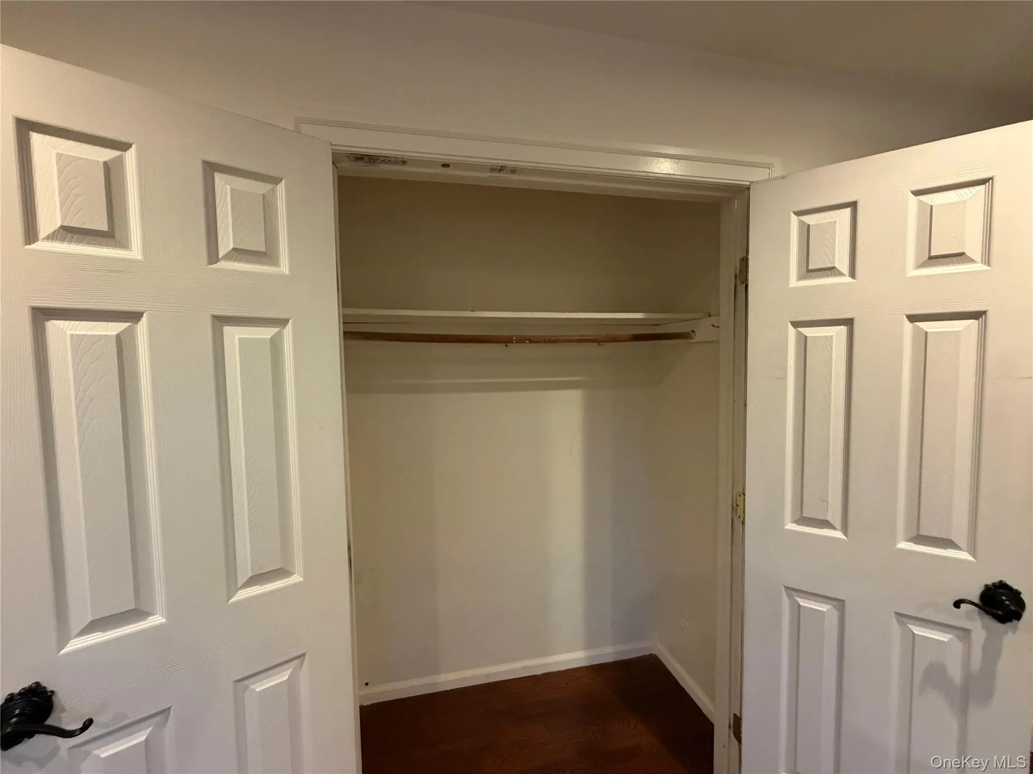 18 Alexander Avenue, Oyster Bay, NY, 4 Bedrooms Bedrooms, 12 Rooms Rooms,3 BathroomsBathrooms,Residential Lease,For Rent,Alexander,0,1050737 18 Alexander Avenue, Oyster Bay, NY, 4 Bedrooms Bedrooms, 12 Rooms Rooms,3 BathroomsBathrooms,Residential Lease,For Rent,Alexander,0,1050737