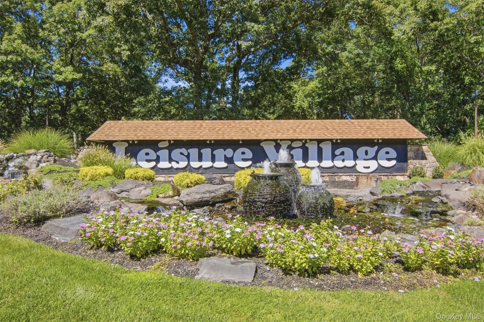 Entry to Leisure Village Entry to Leisure Village