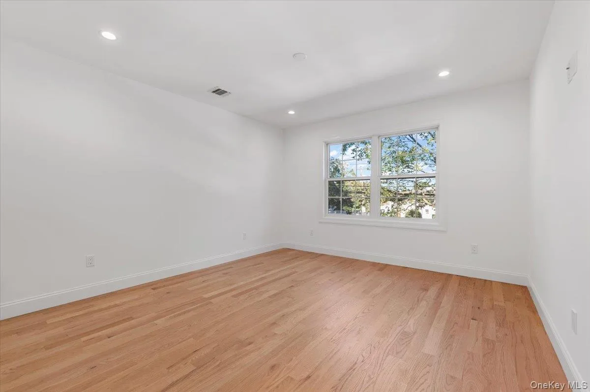 331 Orchid Road, Hempstead, NY, 5 Bedrooms Bedrooms, 12 Rooms Rooms,3 BathroomsBathrooms,Residential,For Rent,Orchid,0,1050742 331 Orchid Road, Hempstead, NY, 5 Bedrooms Bedrooms, 12 Rooms Rooms,3 BathroomsBathrooms,Residential,For Rent,Orchid,0,1050742