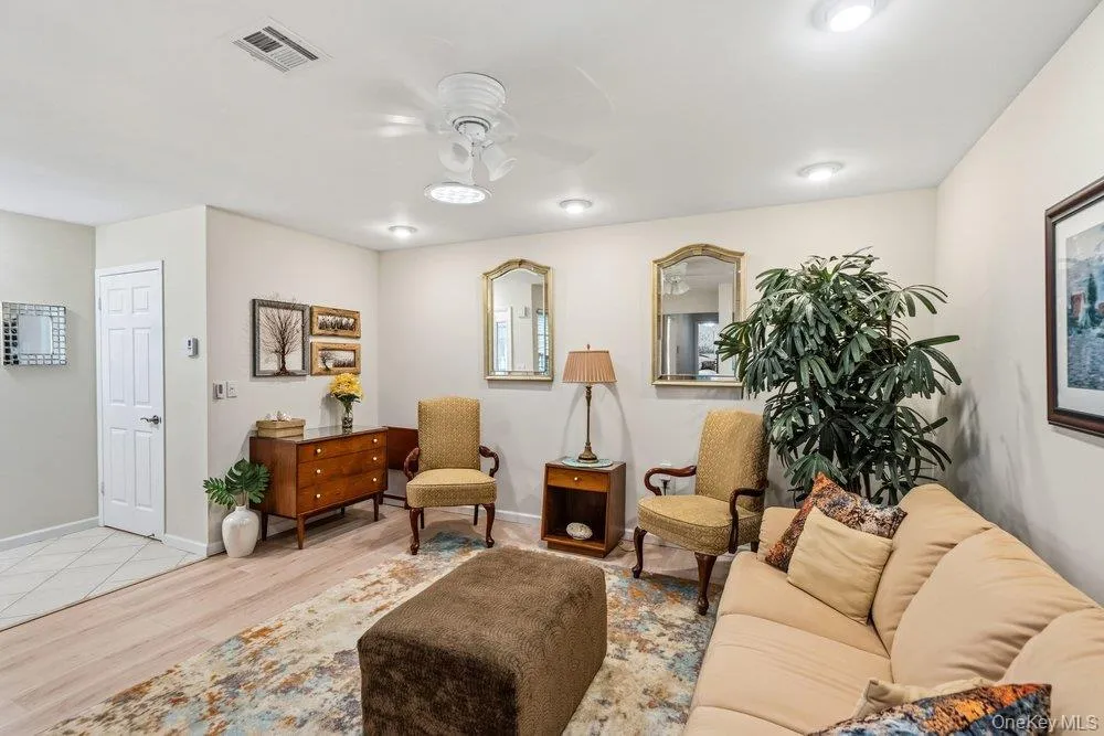 21 Revere Drive, Islip, NY, 2 Bedrooms Bedrooms, 5 Rooms Rooms,2 BathroomsBathrooms,Residential Lease,For Rent,Revere,0,1050753 21 Revere Drive, Islip, NY, 2 Bedrooms Bedrooms, 5 Rooms Rooms,2 BathroomsBathrooms,Residential Lease,For Rent,Revere,0,1050753