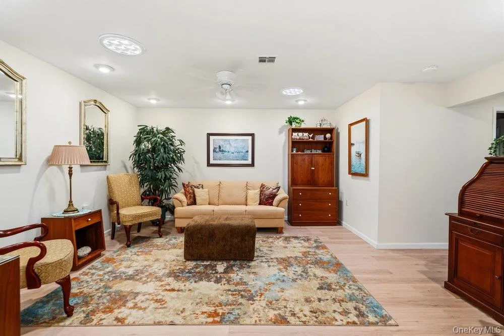 21 Revere Drive, Islip, NY, 2 Bedrooms Bedrooms, 5 Rooms Rooms,2 BathroomsBathrooms,Residential Lease,For Rent,Revere,0,1050753 21 Revere Drive, Islip, NY, 2 Bedrooms Bedrooms, 5 Rooms Rooms,2 BathroomsBathrooms,Residential Lease,For Rent,Revere,0,1050753