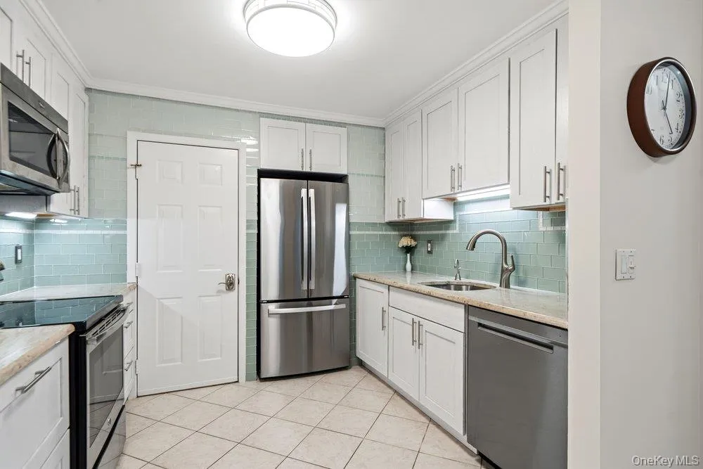 21 Revere Drive, Islip, NY, 2 Bedrooms Bedrooms, 5 Rooms Rooms,2 BathroomsBathrooms,Residential Lease,For Rent,Revere,0,1050753 21 Revere Drive, Islip, NY, 2 Bedrooms Bedrooms, 5 Rooms Rooms,2 BathroomsBathrooms,Residential Lease,For Rent,Revere,0,1050753