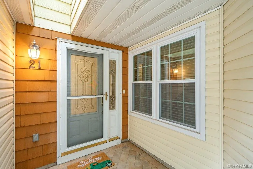21 Revere Drive, Islip, NY, 2 Bedrooms Bedrooms, 5 Rooms Rooms,2 BathroomsBathrooms,Residential Lease,For Rent,Revere,0,1050753 21 Revere Drive, Islip, NY, 2 Bedrooms Bedrooms, 5 Rooms Rooms,2 BathroomsBathrooms,Residential Lease,For Rent,Revere,0,1050753
