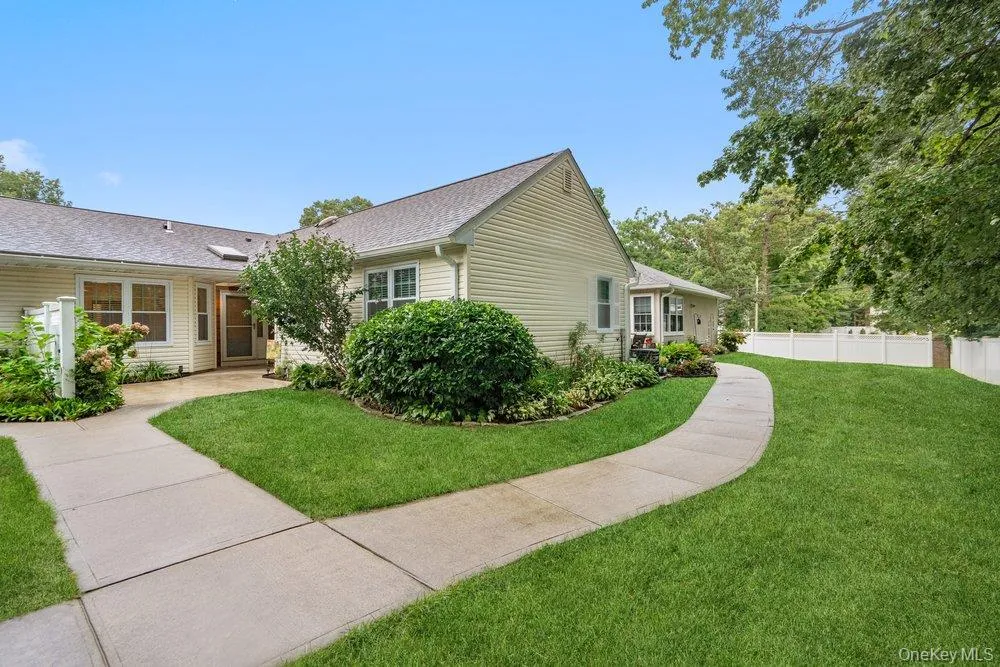 21 Revere Drive, Islip, NY, 2 Bedrooms Bedrooms, 5 Rooms Rooms,2 BathroomsBathrooms,Residential Lease,For Rent,Revere,0,1050753 21 Revere Drive, Islip, NY, 2 Bedrooms Bedrooms, 5 Rooms Rooms,2 BathroomsBathrooms,Residential Lease,For Rent,Revere,0,1050753