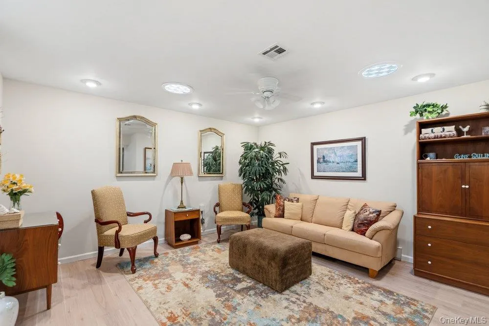 21 Revere Drive, Islip, NY, 2 Bedrooms Bedrooms, 5 Rooms Rooms,2 BathroomsBathrooms,Residential Lease,For Rent,Revere,0,1050753 21 Revere Drive, Islip, NY, 2 Bedrooms Bedrooms, 5 Rooms Rooms,2 BathroomsBathrooms,Residential Lease,For Rent,Revere,0,1050753